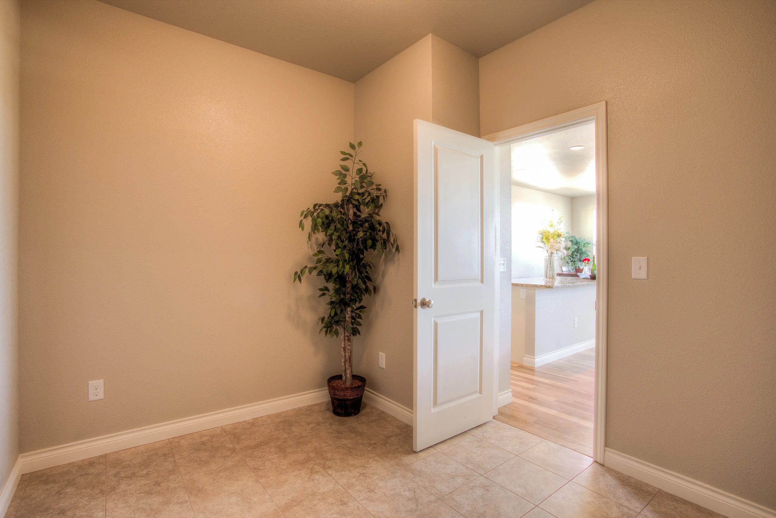 1606 Mount Meeker Ave_20_LaundryRoom.jpg
