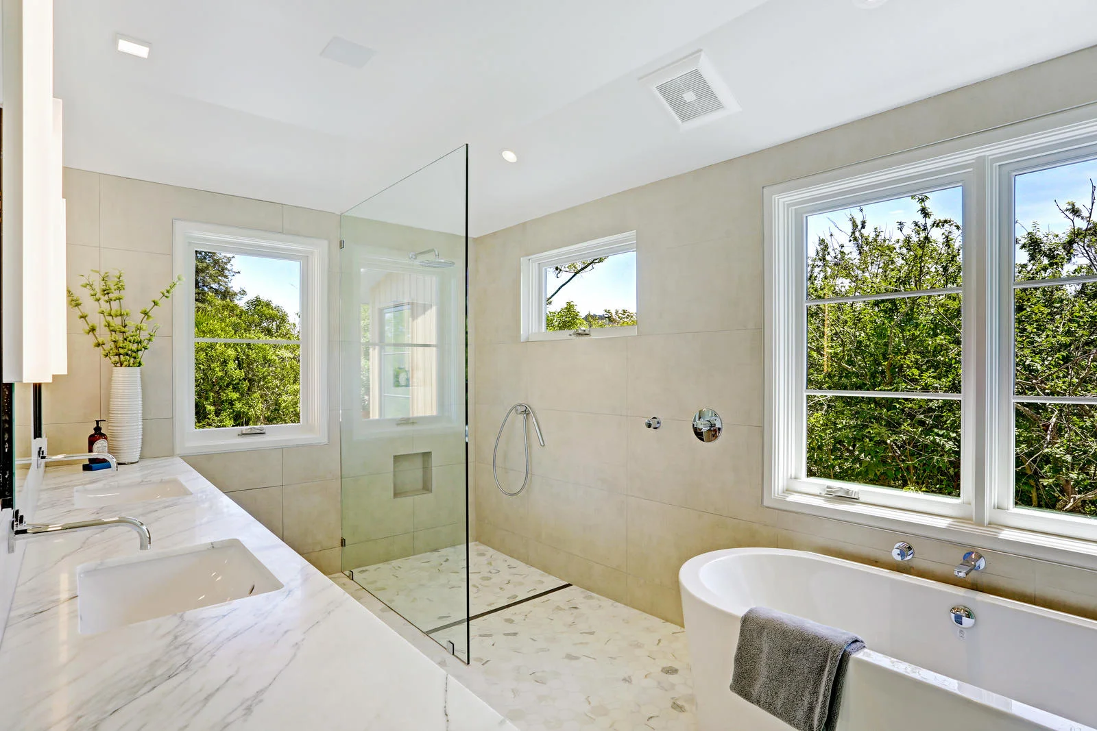 215Alexander_bathroom53.jpg