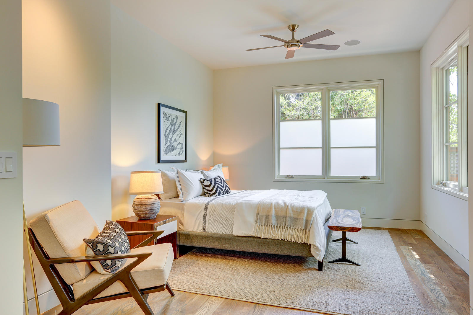 215Alexander_bedroom38.jpg