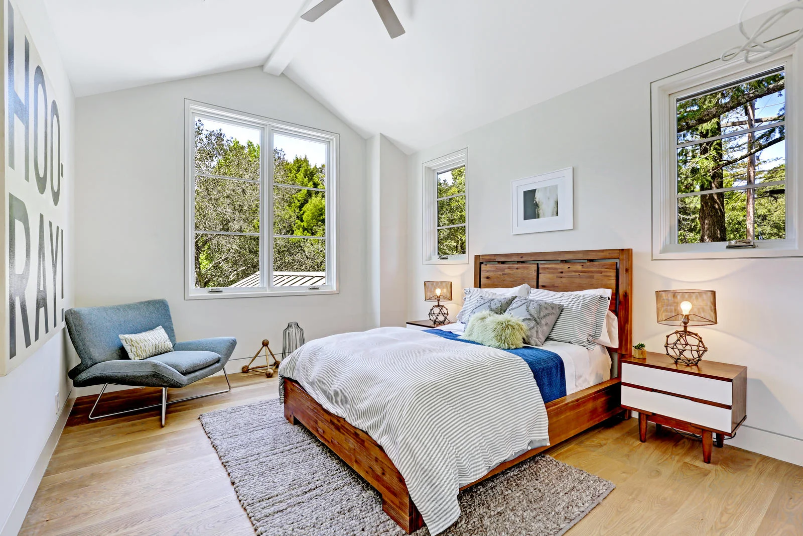 215Alexander_bedroom61.jpg