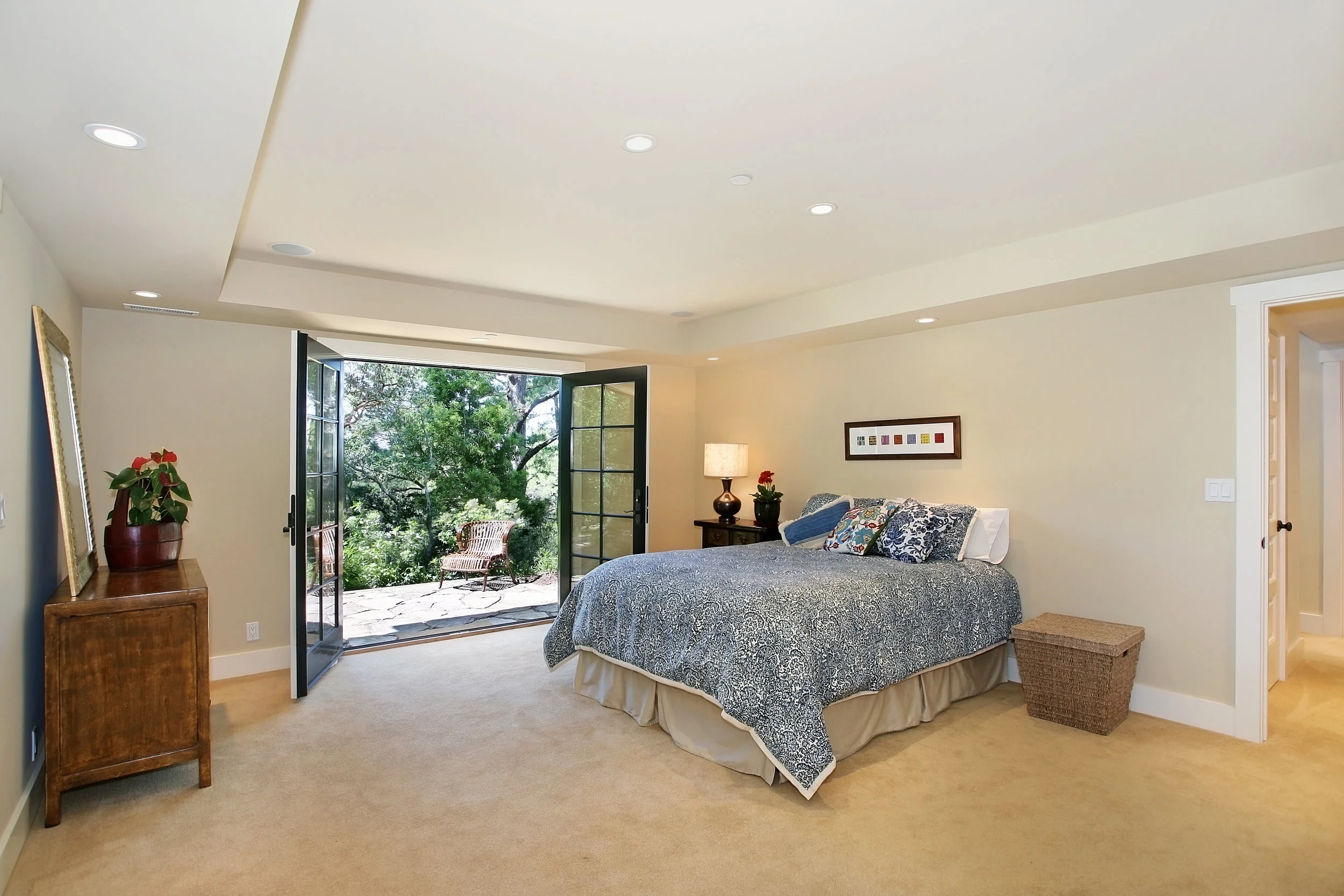 659_Chapman_Dr_guestBedroom.jpg