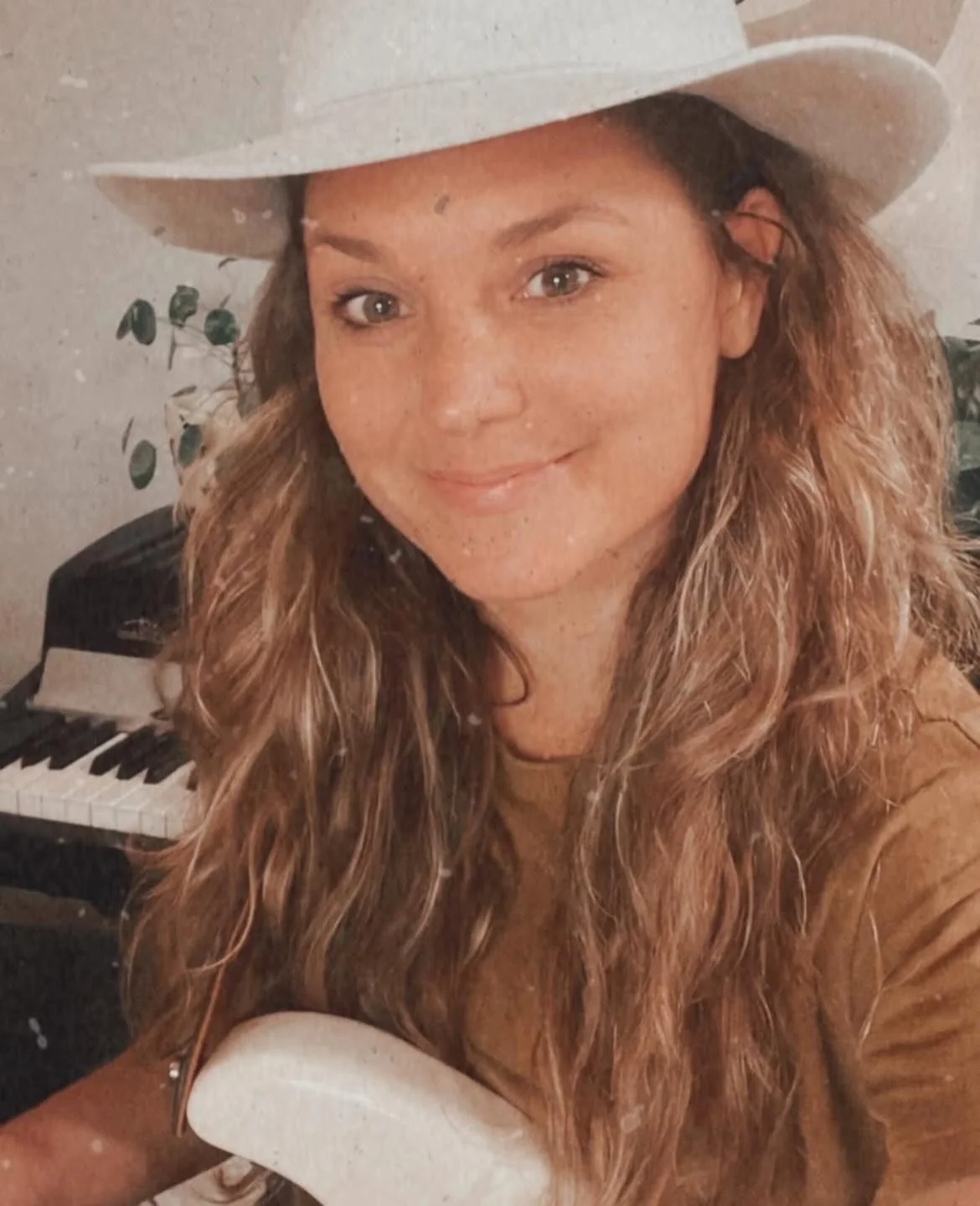 stay in your magic⋒⋒⋒

stay in your integrity♡

stay in your truth♪

stay in your power⚡︎

#songcircles 
#groupsinging
#musichealing
#disabilityjustice
#covidconscious
#nashvilleyoga
#nashvillesongwriter
#actuallyautistic
#collectiveliberation 
#coll