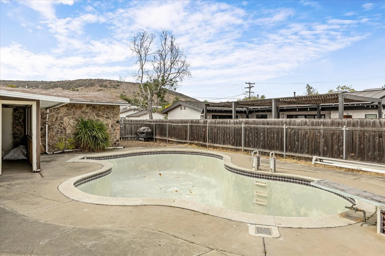 19-12608-Tustin-Street-Remain-Street-Media-San-Diego-Real-Estate-Photography-1083.jpg