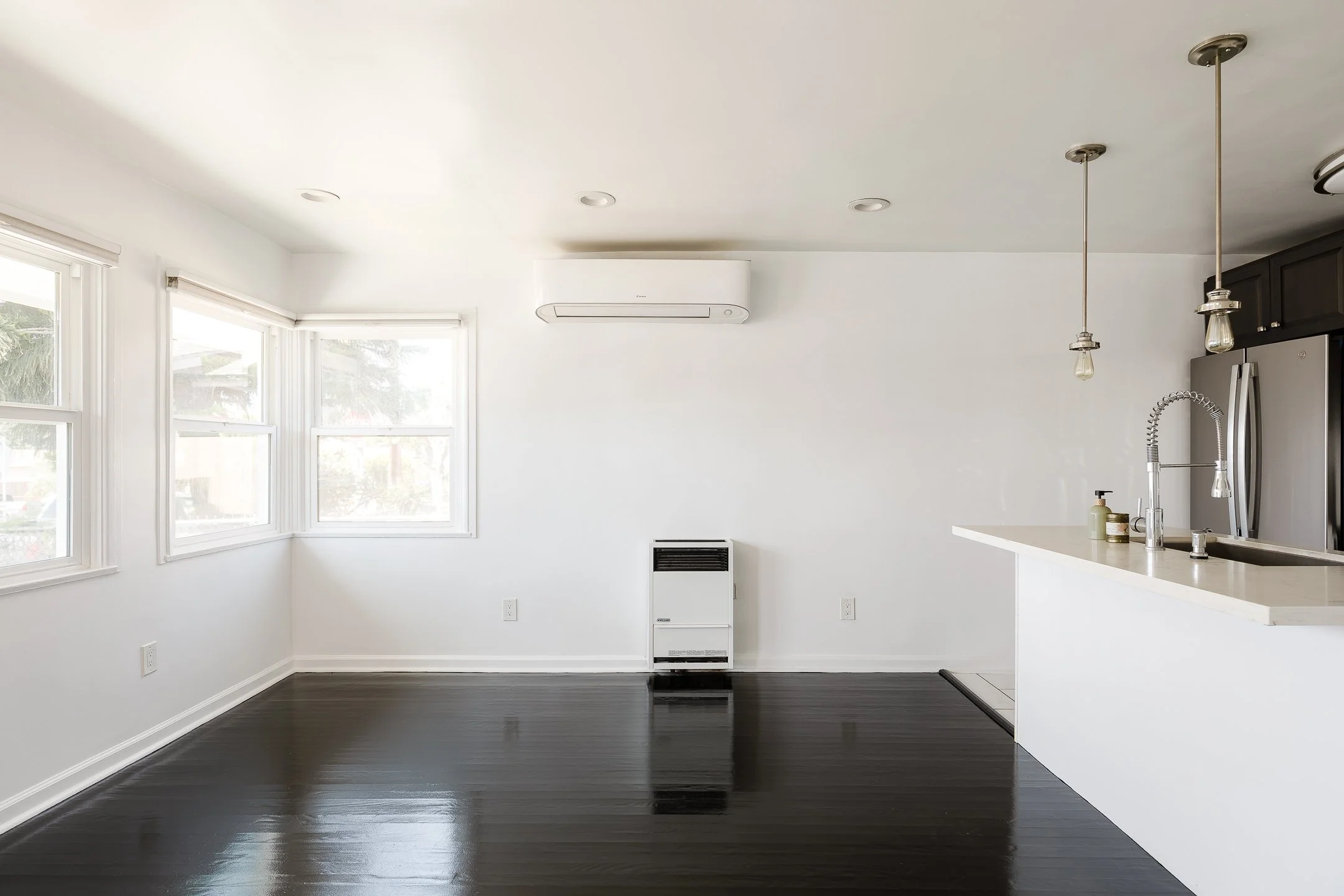 0010 3507 E 3rd MLS.jpg