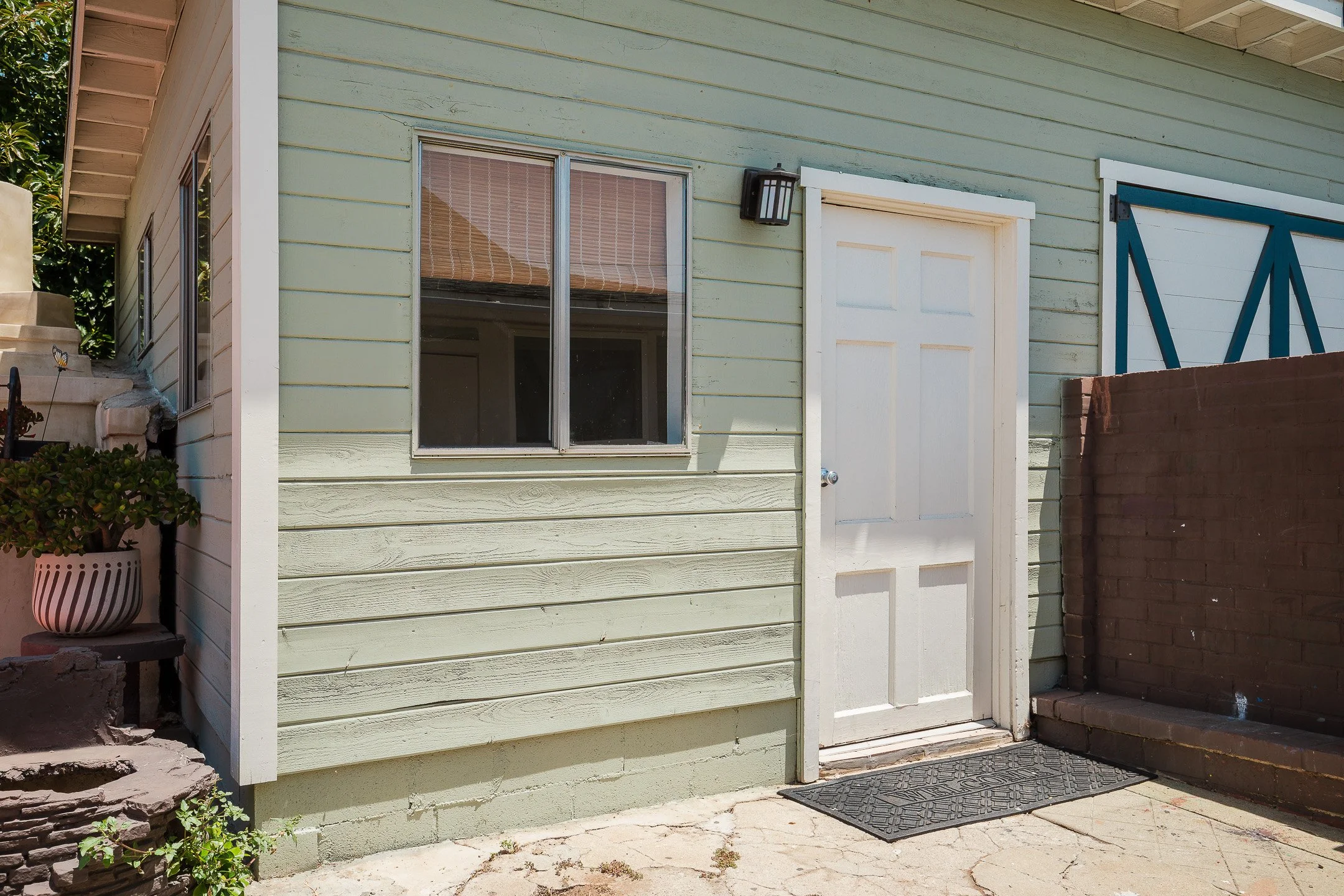 0036 3507 E 3rd MLS.jpg