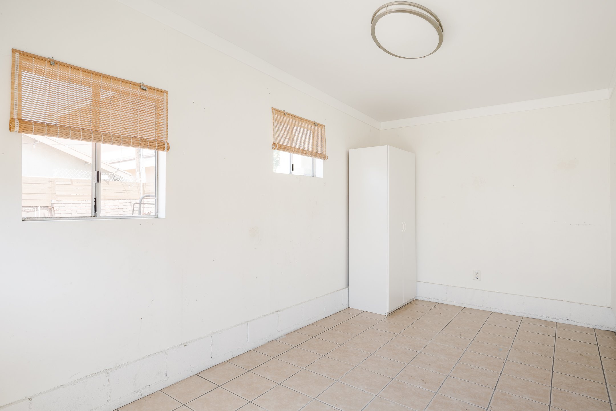0038 3507 E 3rd MLS.jpg