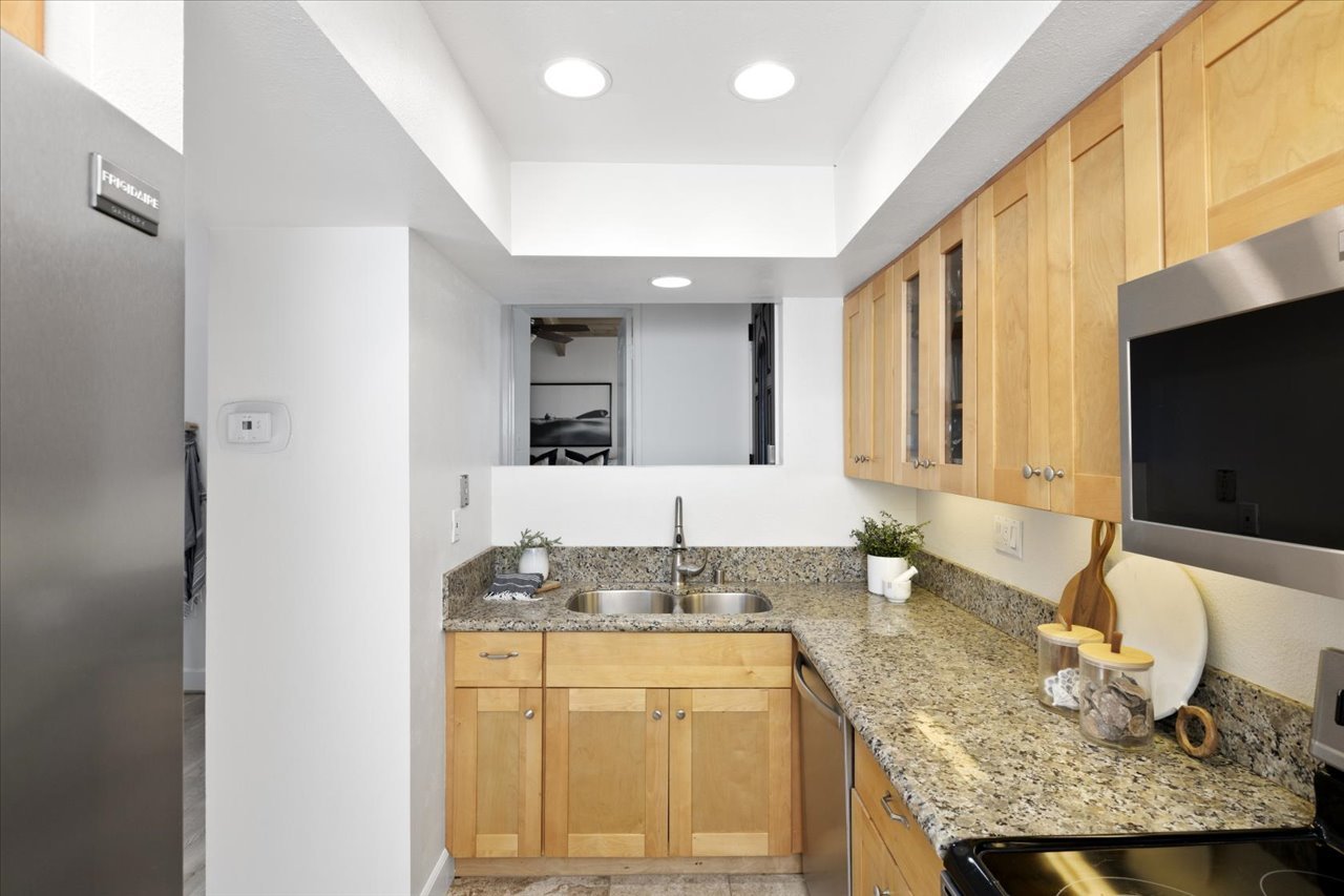 11-940-Sealane-Drive-UNIT-9-Encinitas-Remain-Street-Media-San-Diego-Real-Estate-Photography-1044.jpg