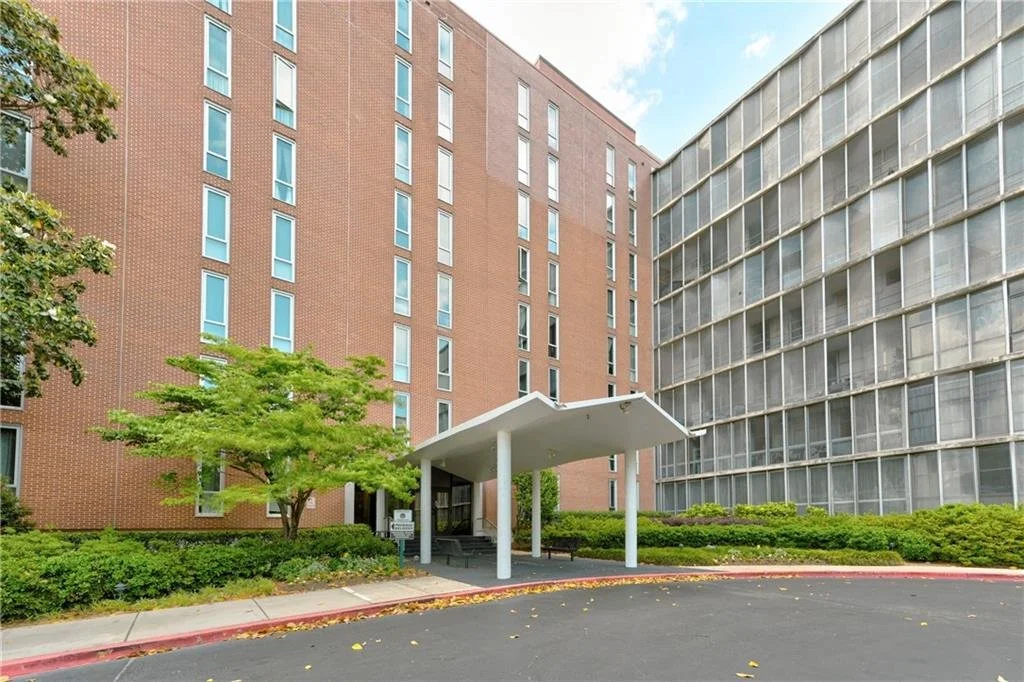 3060 Pharr Court North NW #304, Atlanta, GA 30305