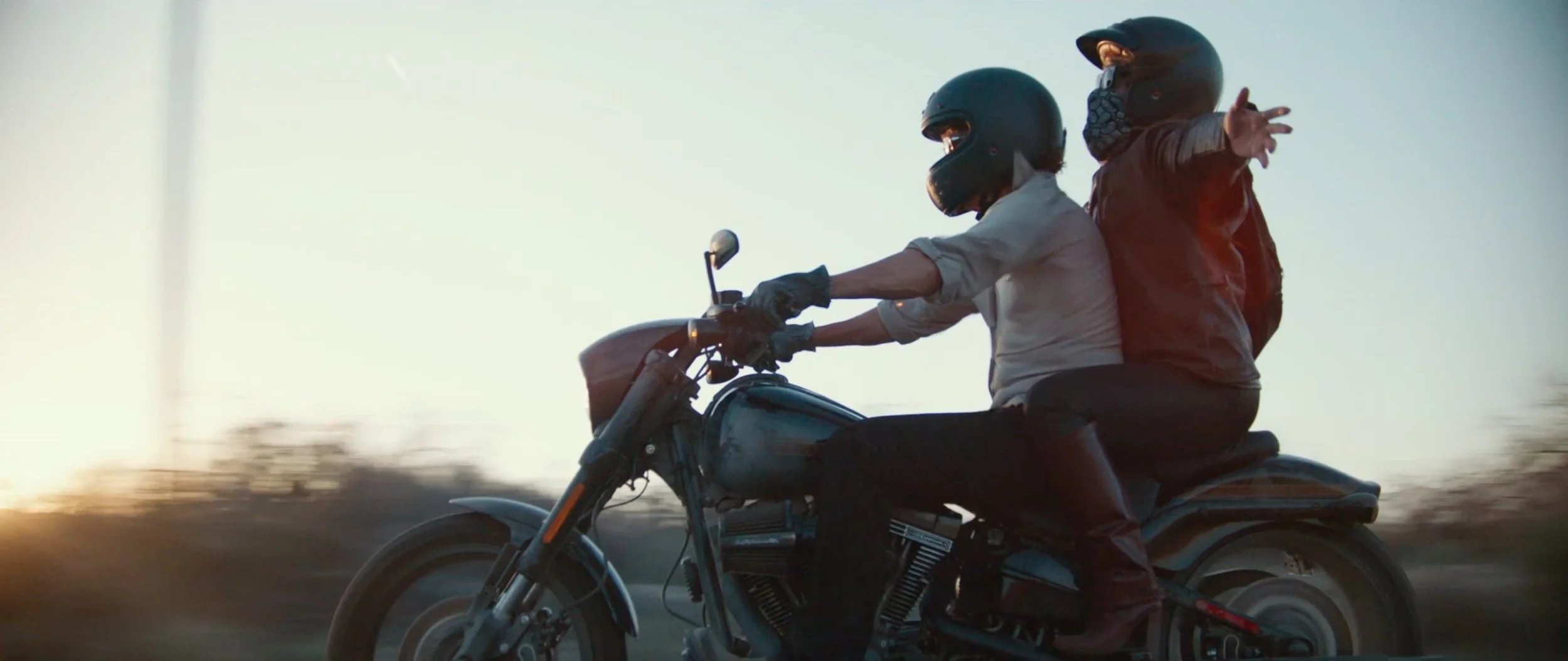 Shots like this expand the scope of the film by contrasting the trailer's story.