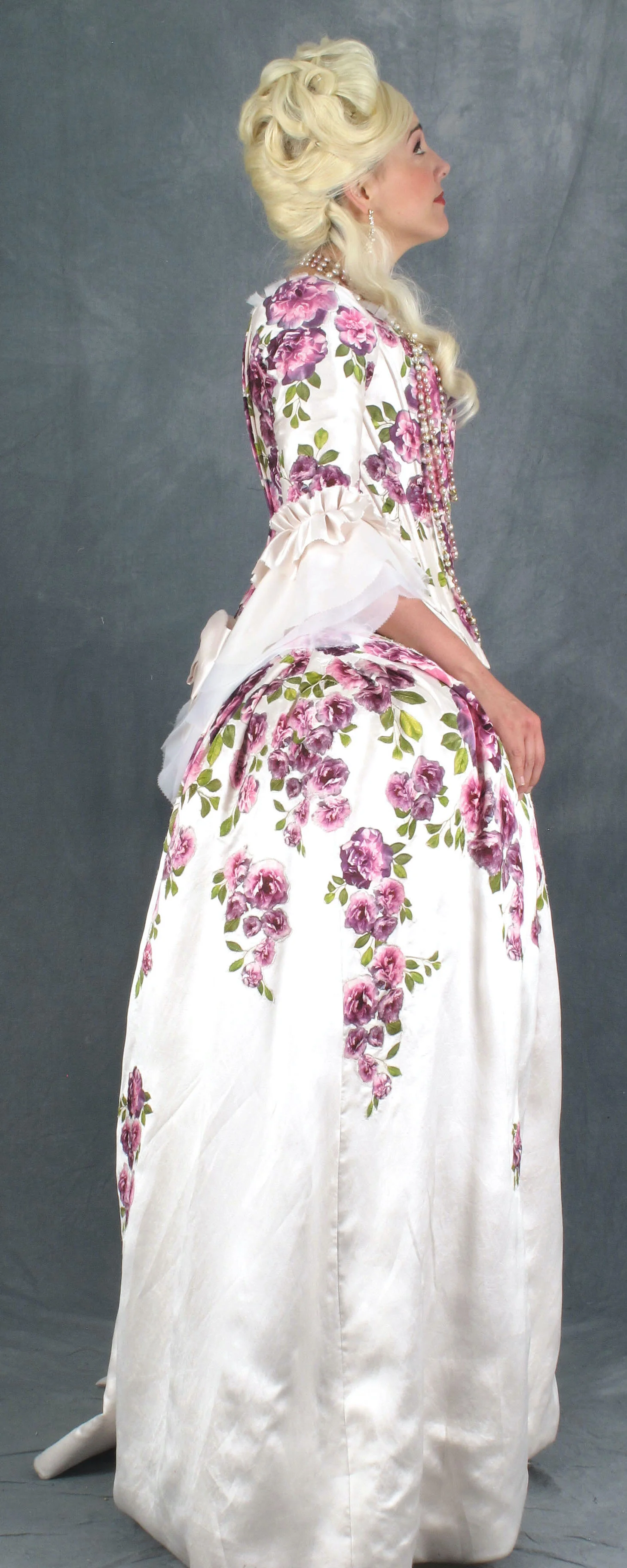  La Finta Gardiniera, 2015  Susanna Phillips as Arminda  Design: Jon Morrell  Draper: Kjersten Lester-Moratzka 
