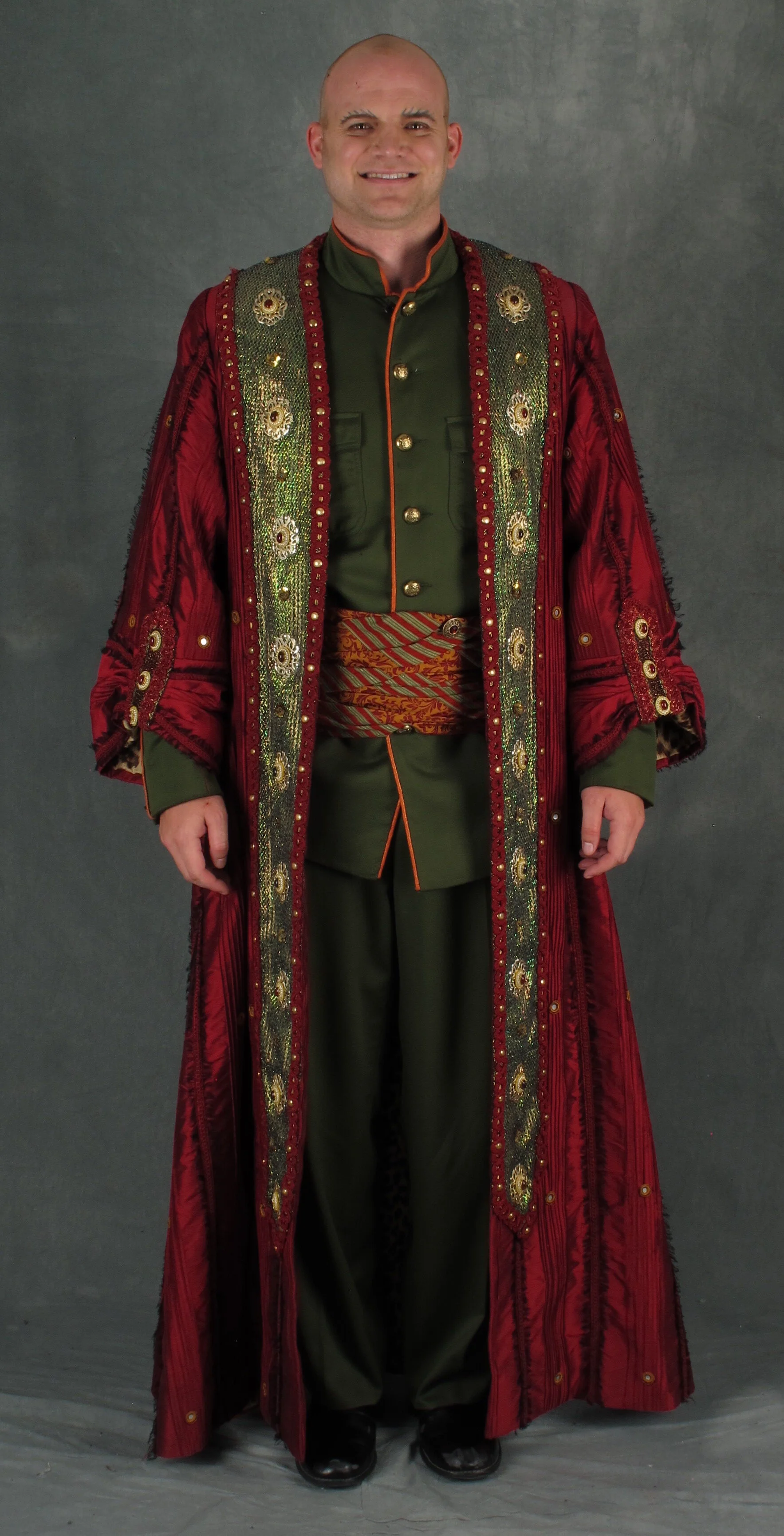   L’Italiana in Algieri, 2018   Scott Conner as Mustafà  Design: David Woolard  First Hands: Christina Huh and Carolyn Walker  Stitcher: Matthew Smith 