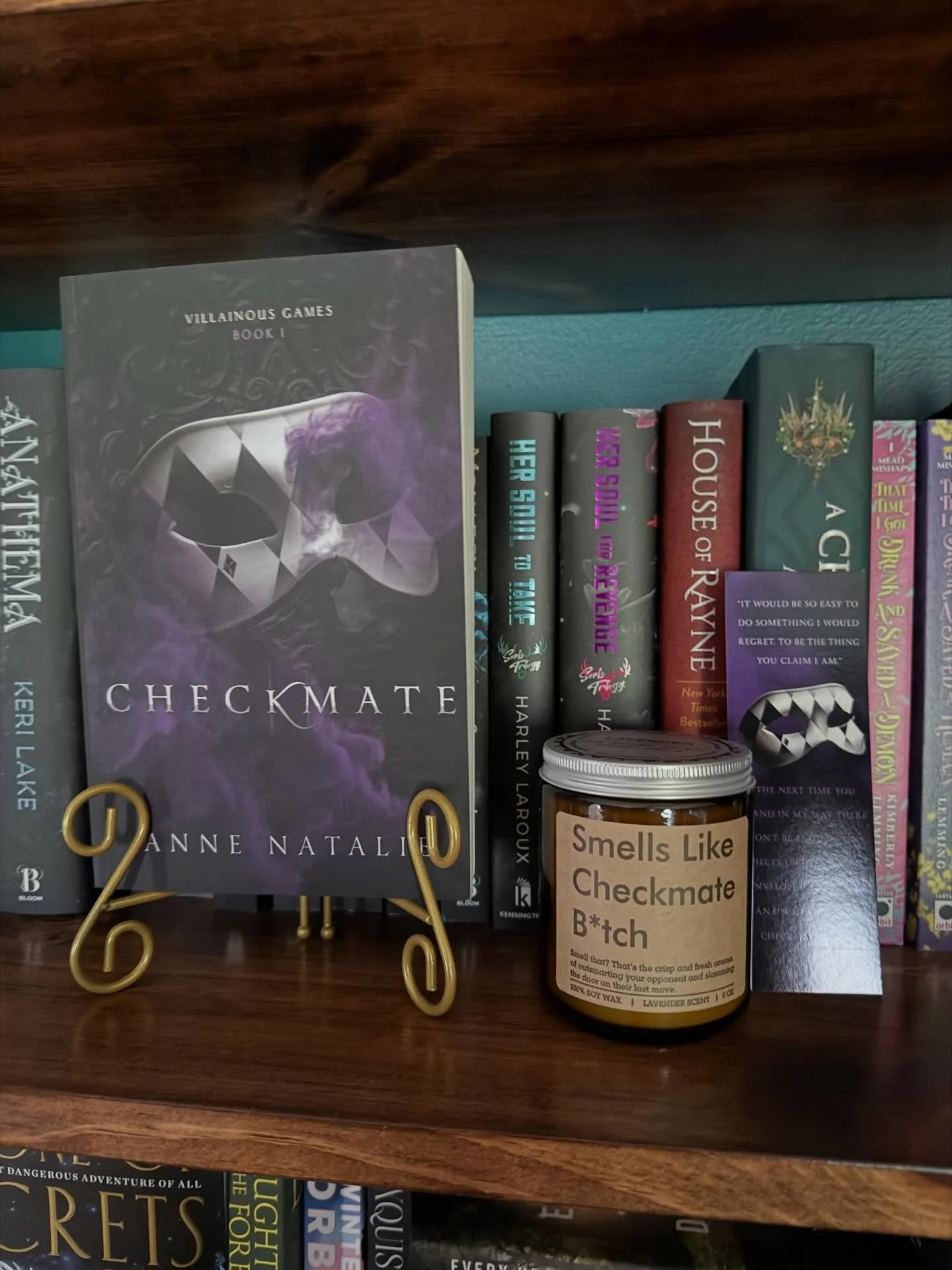 Thank you to @sssekola for this incredible candle!! It does indeed smell like Checkmate, b*tch!!

#checkmate #darkfantasyromance #enemiestolovers