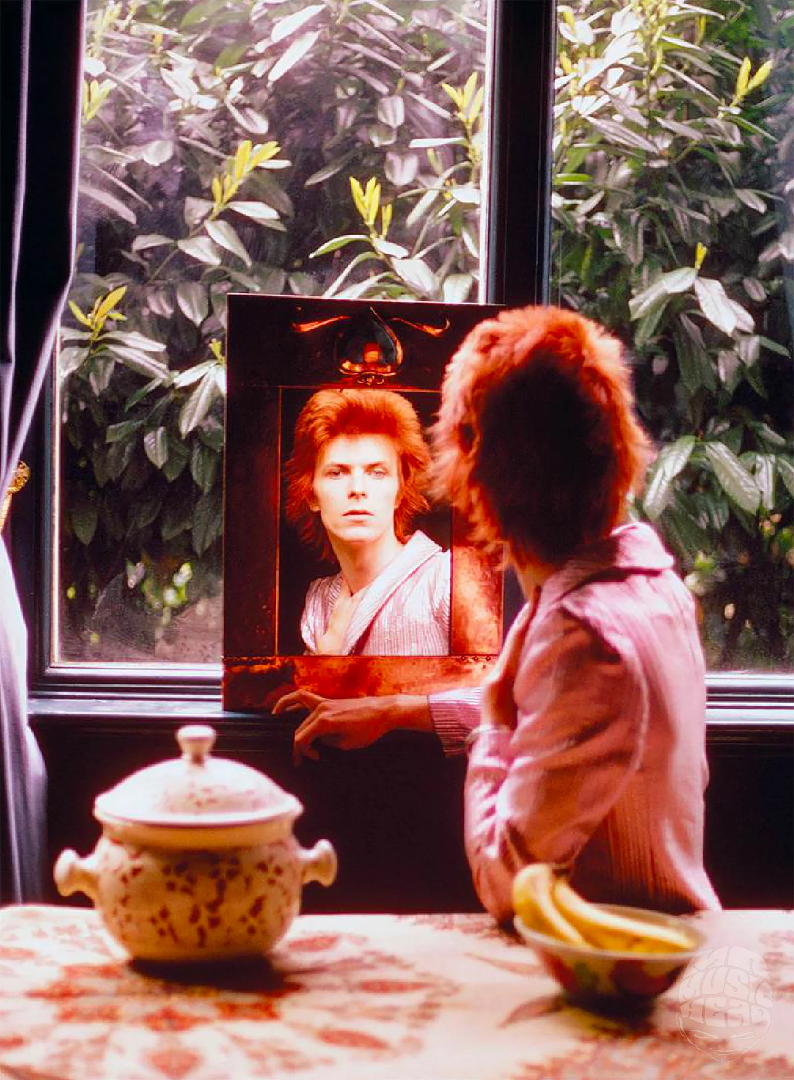 mick rock_david bowie mirror.jpg