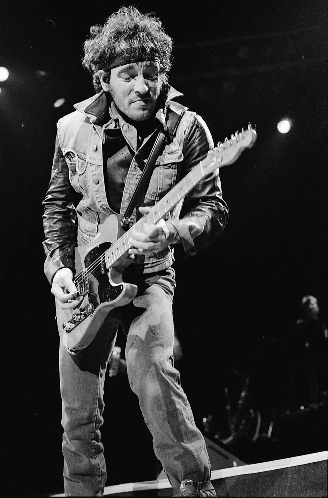 BRUCE SPRINGSTEEN LIVE BW 1984 NZ 01.jpg