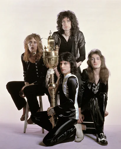Queen_WithSceptre_London1974(c)MickRock.jpg
