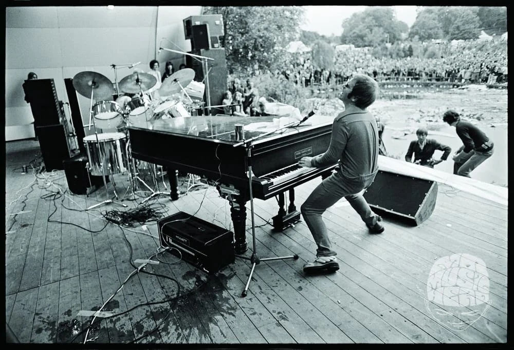 Elton John Crystal Palace 1971 By Alec Byrne Mr Musichead