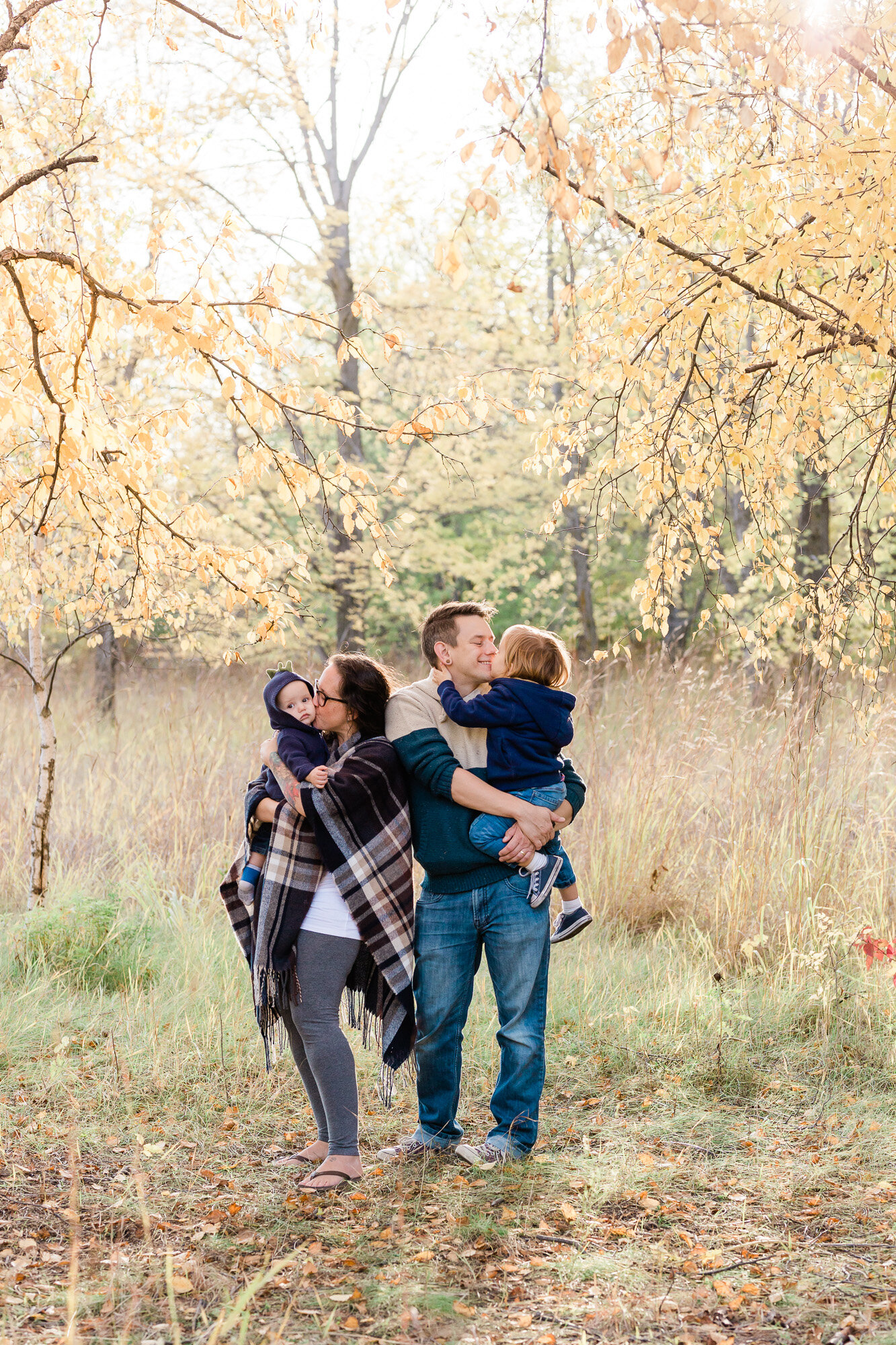 Winnipeg_Henteleff_Park_Fall_Family_Session-6.jpg