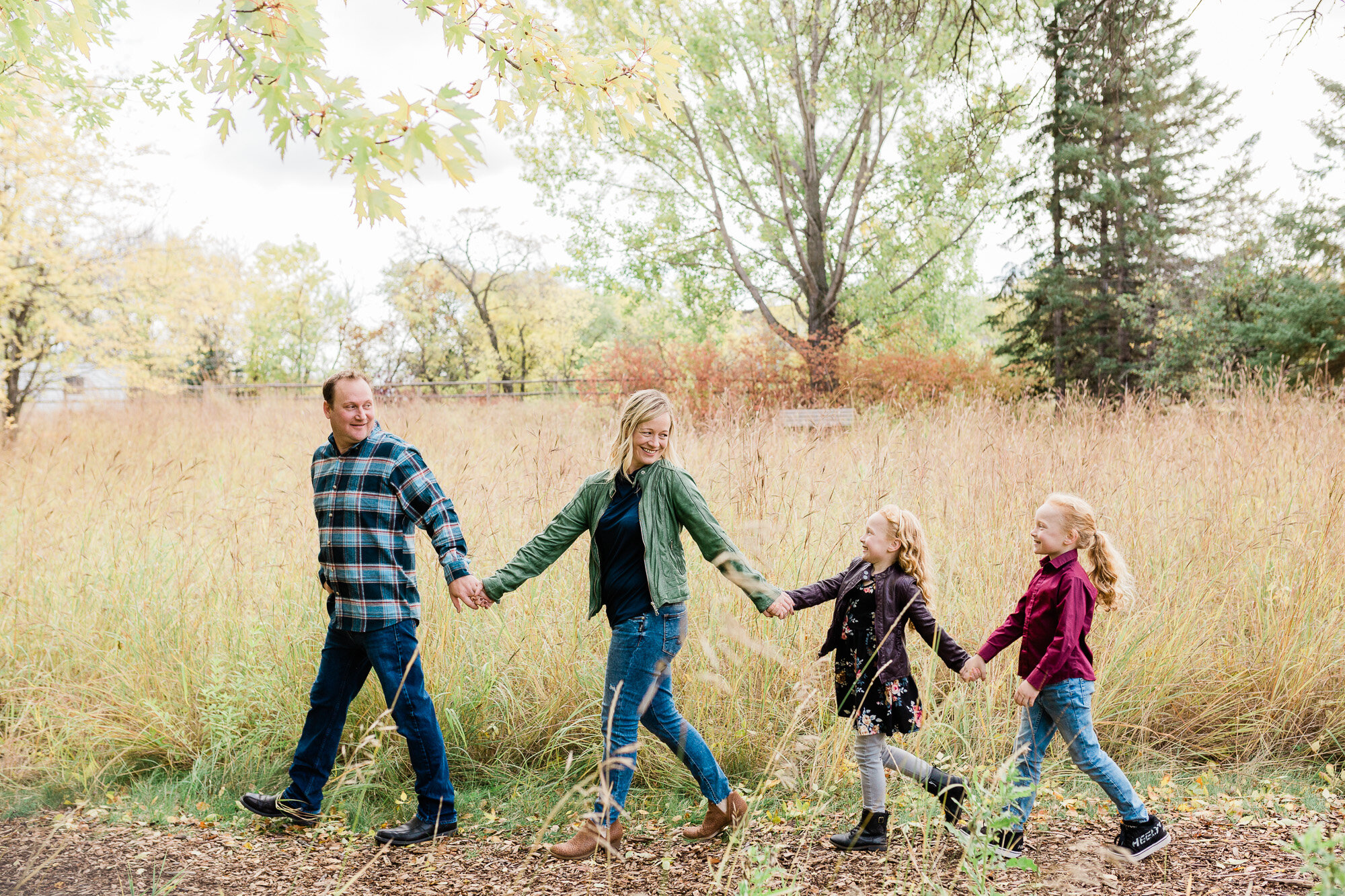 Winnipeg_Henteleff_Park_Fall_Family_Session-20.jpg