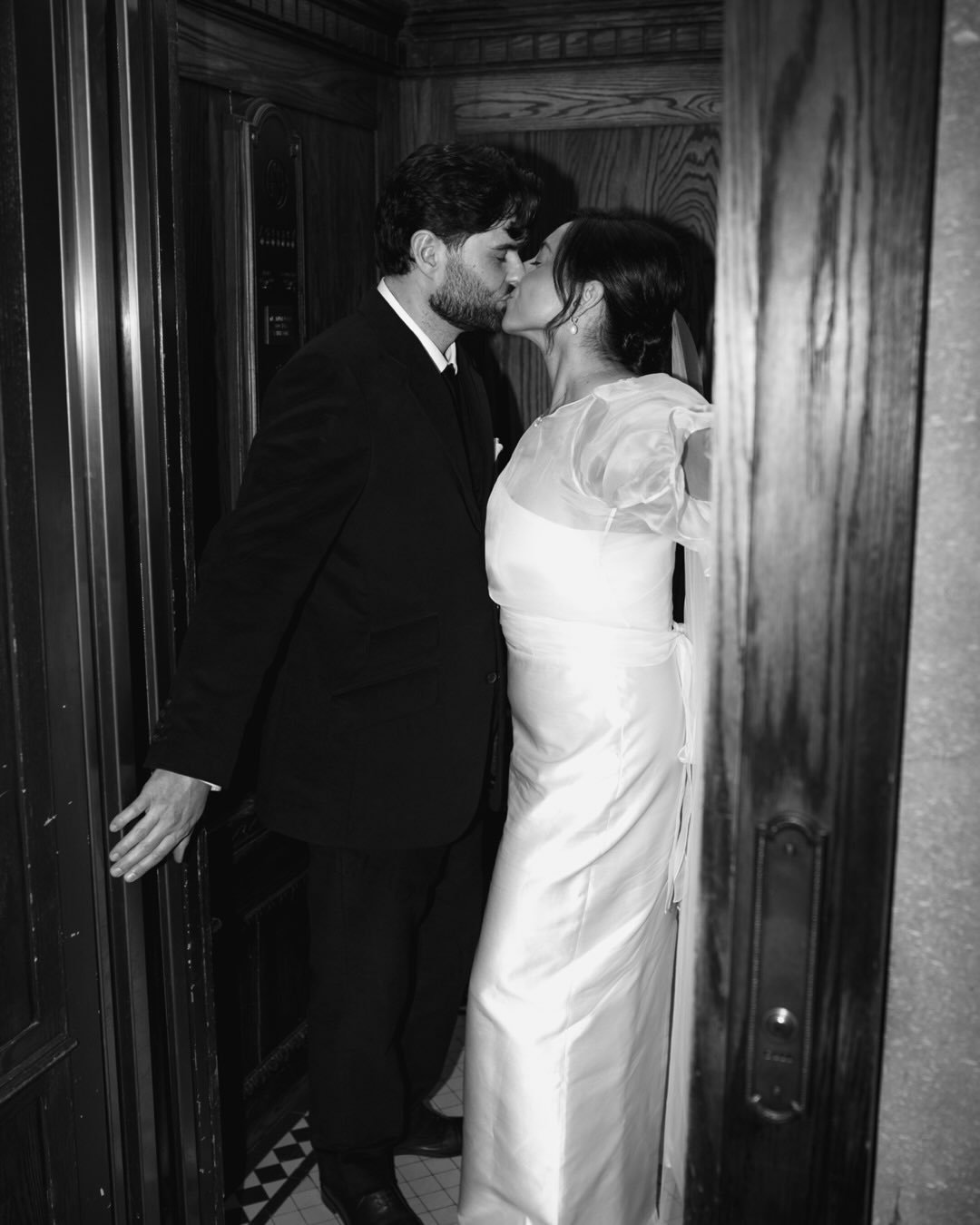 A dinner to remember. 
.
The magic and effortlessly cool vibe in @old_sessions_house coupled with the unique and exclusive dining experience at @sessionsartsclub was truly something special. It's been over a year since this wonderful day and it's sti