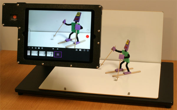  ReadyANIMATOR with iPad in the horizontal shooting position. 
