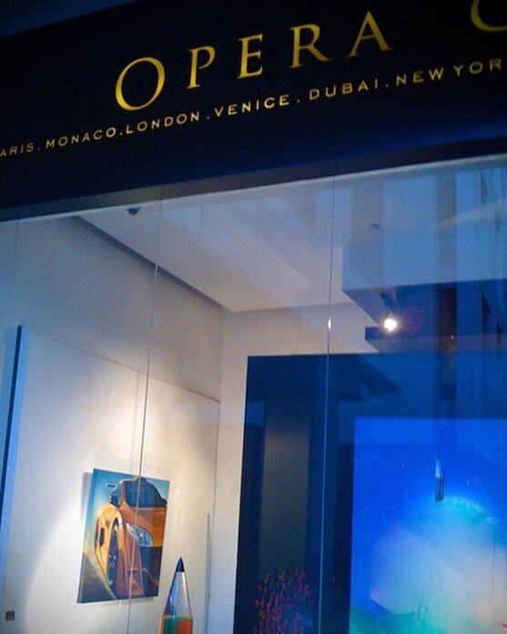 Some years ago, my cars exhibited at @operagallery in Dubai. Gr&eacute;&acirc;t recognition 👌Thanks to @bertrandepaud and Fabien Giroix to make it happen. 

#operagallery #carpaintings #renaultsport #frenchartist #racecars #artexhibition #oilpaintin