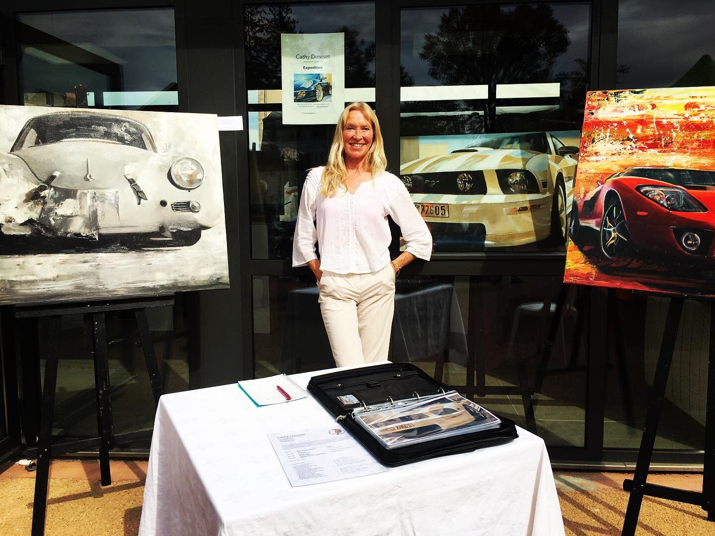 Exhibition with some of my cars (paintings) at Romenay in Burgundy for the &laquo;&nbsp;Mobil Retro&nbsp;&raquo; event . More than 250 vintage cars showed their curves and chromes. 
Special thanks to Jocelyne 😉🙏🏻

#carexhibition #artexhibition #ca