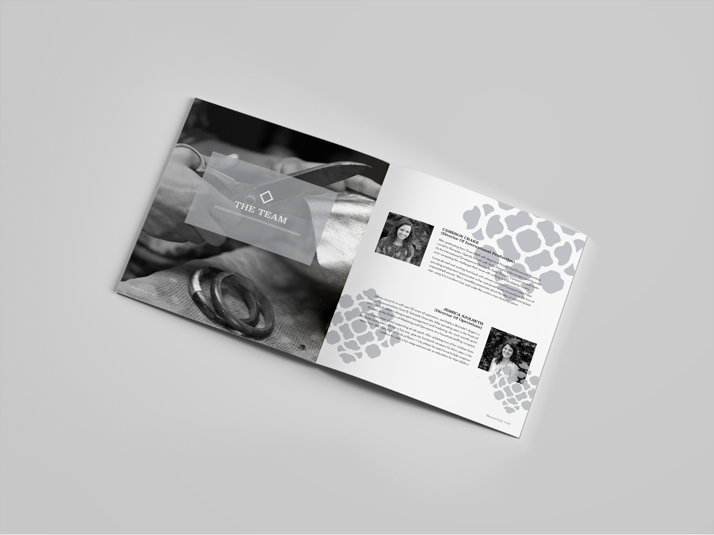 Square Magazine Mockup - Spread 4.png