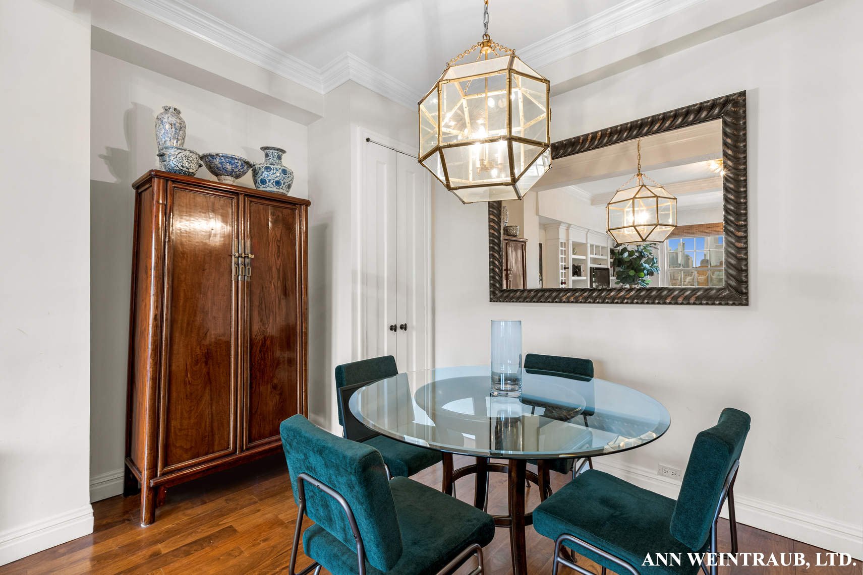 1 Fifth Ave Apt. 15H Dining Area