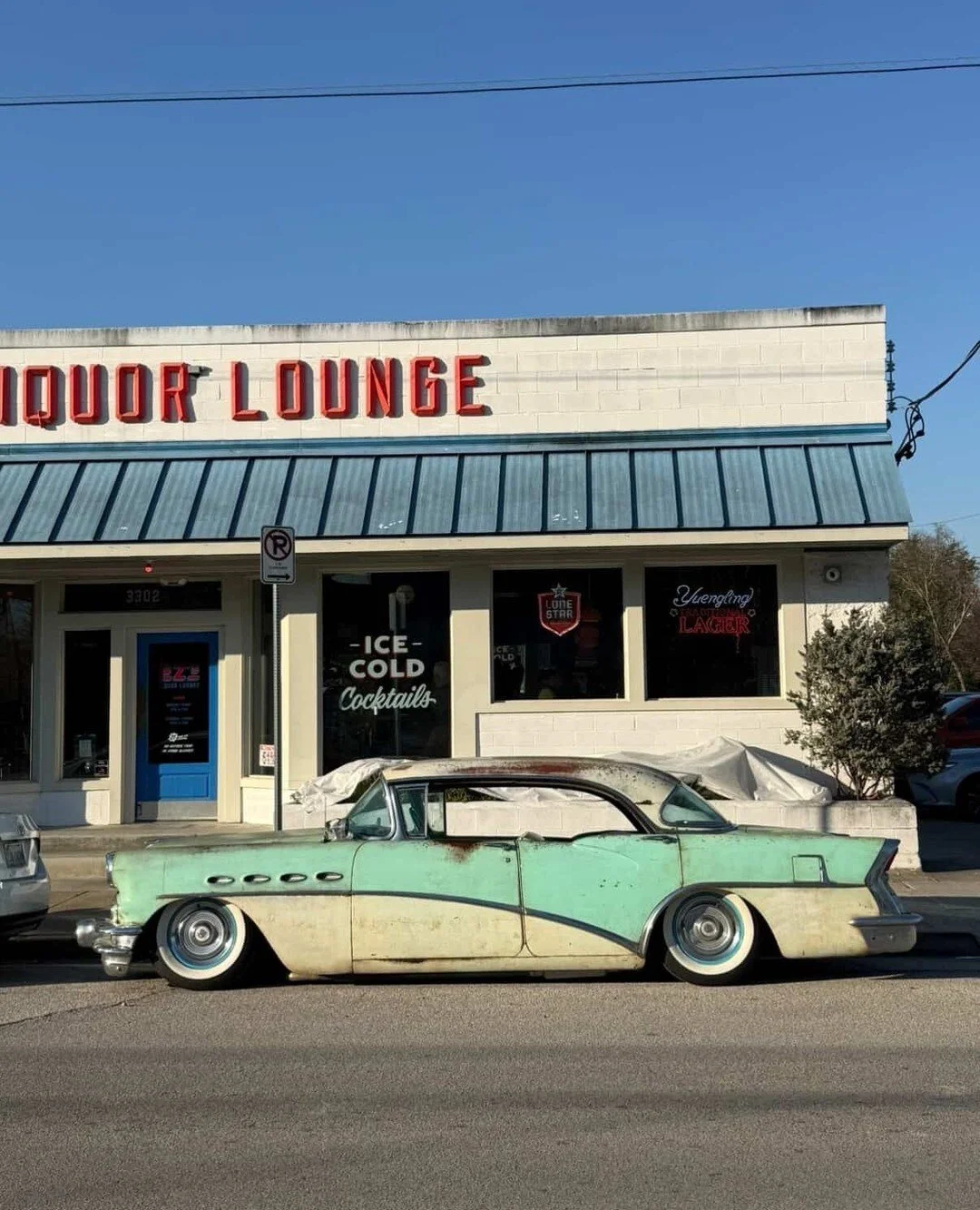 Movie set or EZ&rsquo;s? Either way, meet us at the bar.⁠
⁠
Tuesday = All Day Happy Hour⁠
🥃 $5 wells⁠
🍺 $4 drafts⁠
🍸 $2 off house cocktails⁠
🎱 Free pool⁠
⁠
📸: @nizzyniels