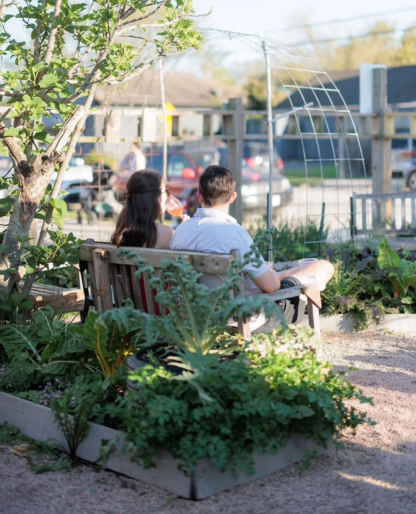 That time of year when the best seat in the house is outside. ☀️🌿