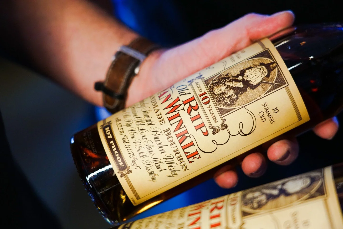 Last call to sign up your team for our chili cook-off this Sunday, October 25! The winning team takes home a bottle of Pappy Van Winkle 10 Year Bourbon. DM us or email christina@eightrowflint.com to register your team.