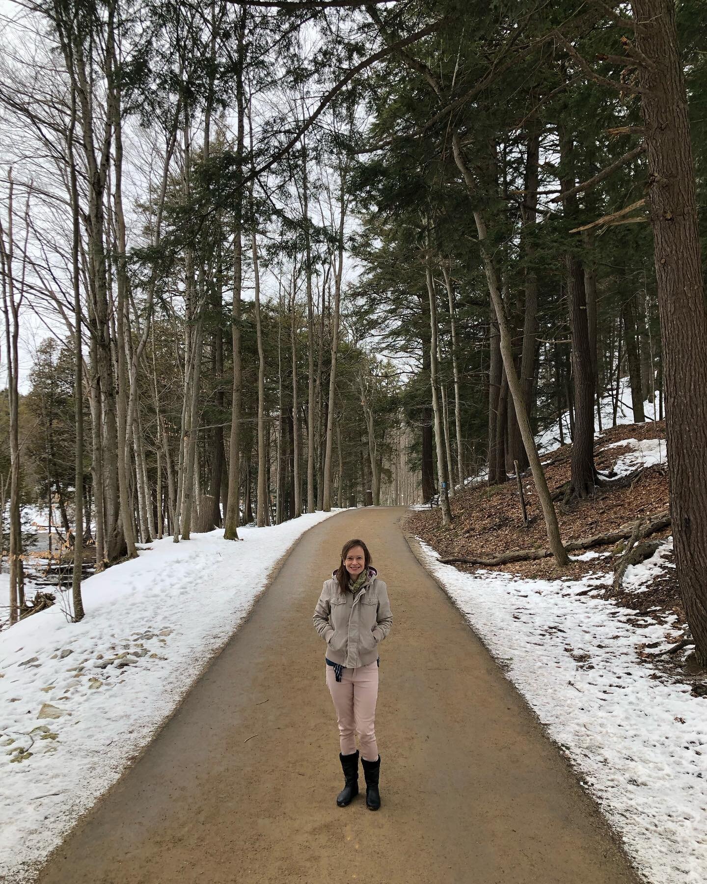 Have a good weekend! 🌲
.
.
.
#getoutside #harrisonpark #winter2023 #naturetherapy #breathe #winterwalks #greybruce #owensound #naturelover #fridayfeels