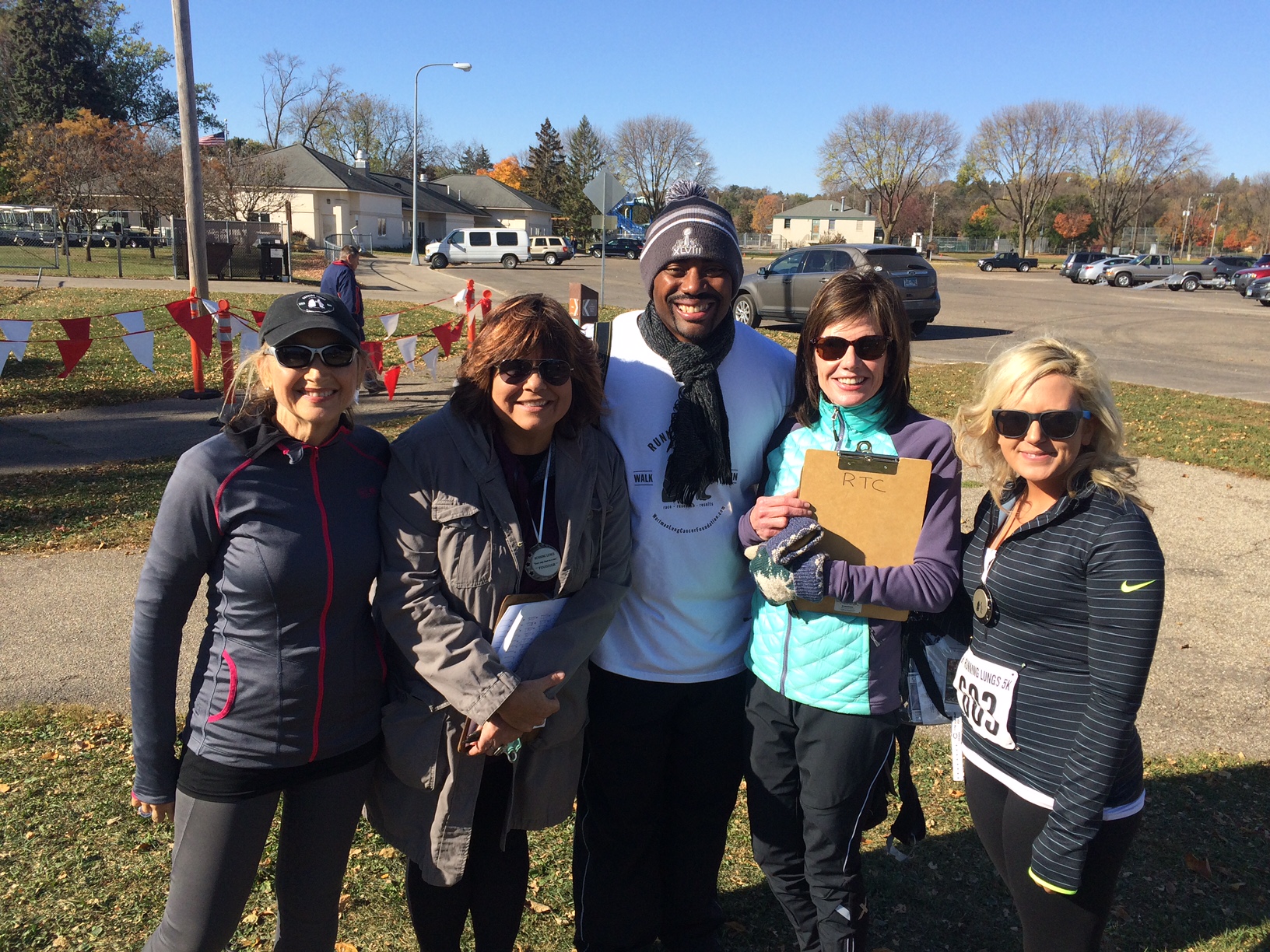NFL Chris Draft attends Running Lungs Rochester in support of catching lung cancer in time.JPG