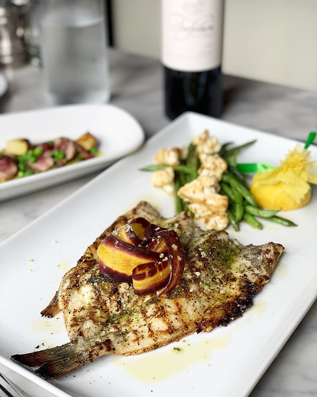Mediterranean butterfly cut Branzino with herb remoulade, French green beans and roasted organic cauliflower.
#chefspecial
#baroloseattle