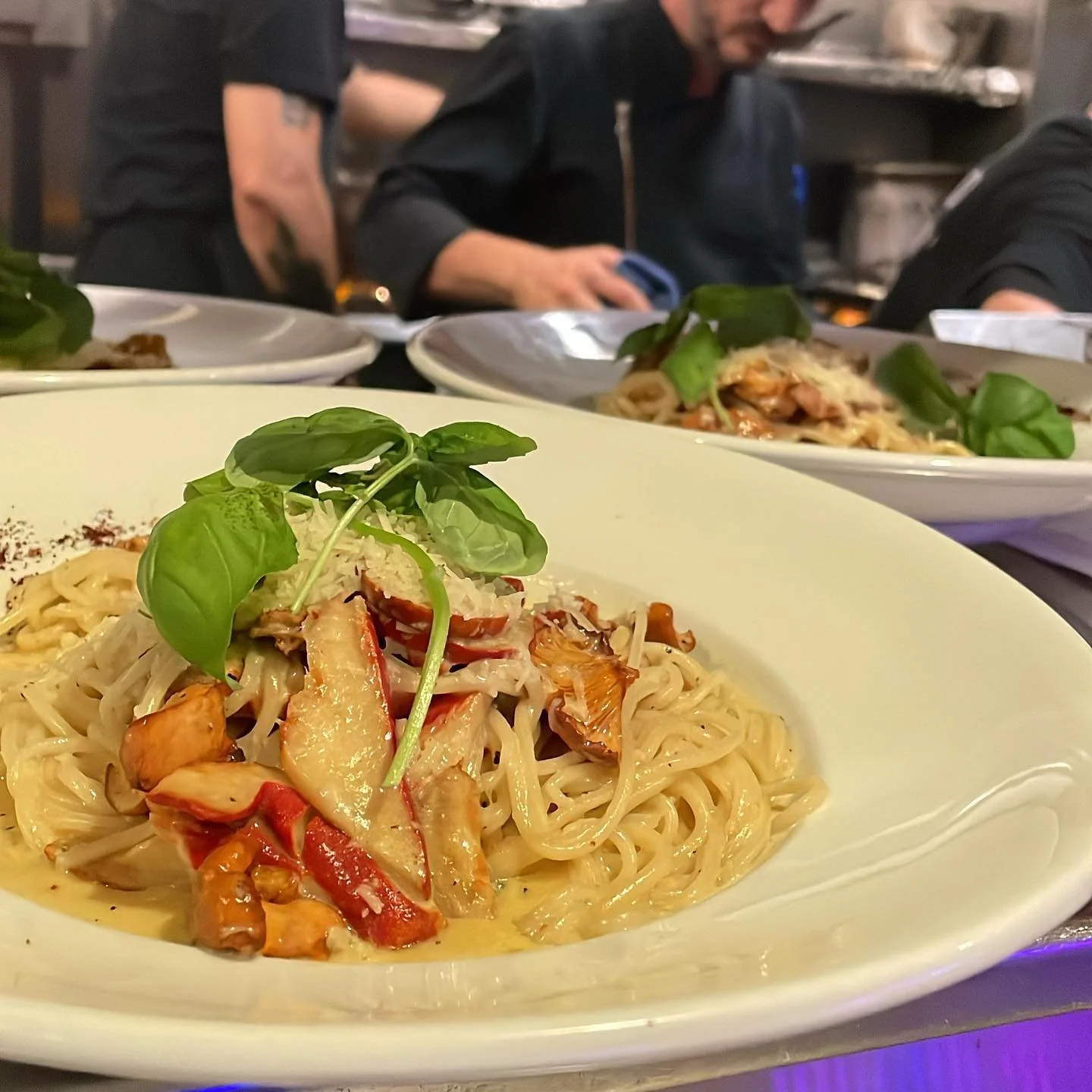Home made spaghetti, local wild lobster mushrooms, parmigiano reggiano

#eatlocal #baroloristorante #baroloseattle #lobstermushroom #wildmushroom #pasta #spaghetti #ciboitaliano #italianfood #homemadepasta #pastafattaincasa #seattlefood #seattleresta
