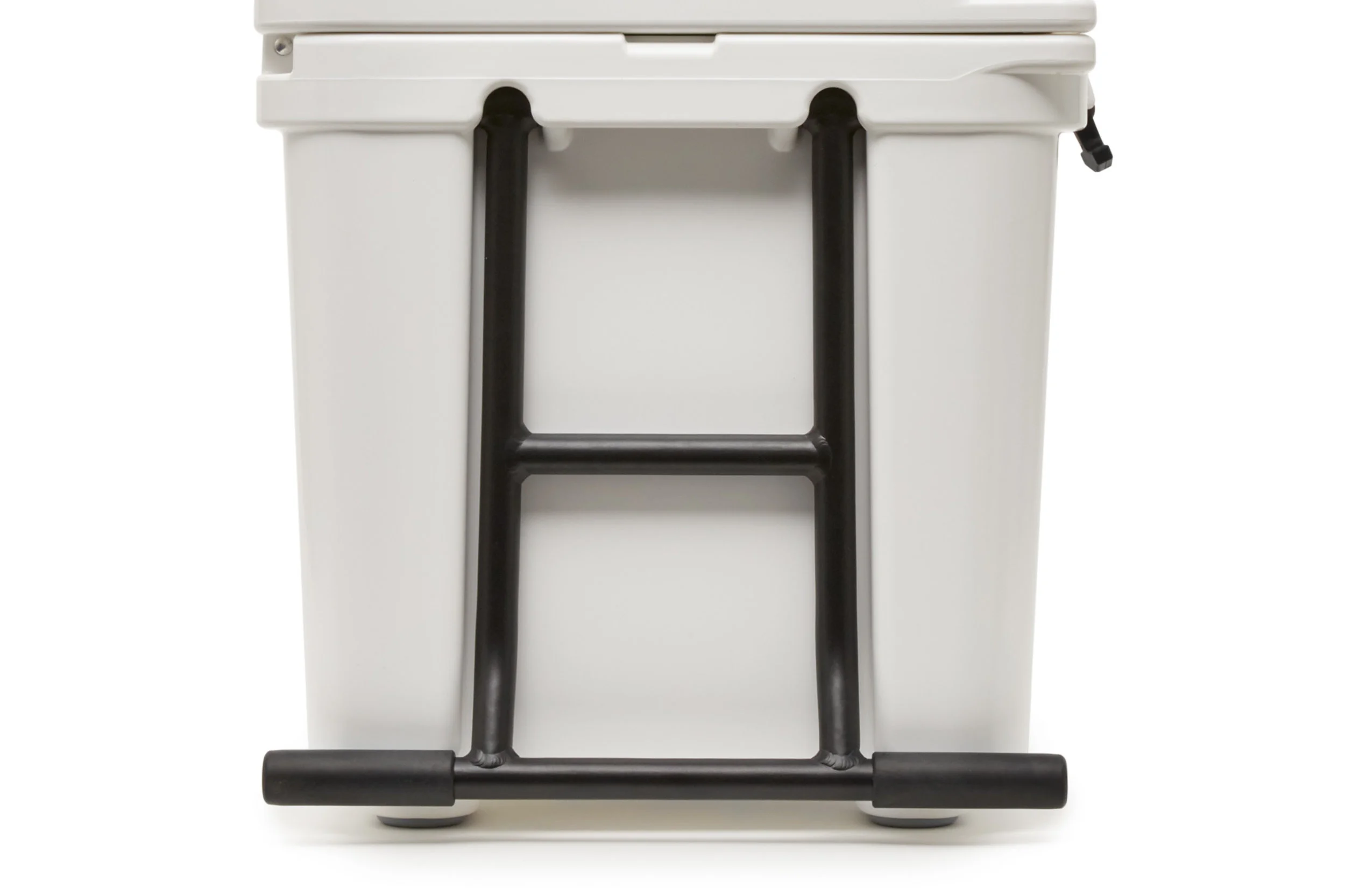 YETI_20180321_Product_Haul_White_Close-Up_Handle.jpg