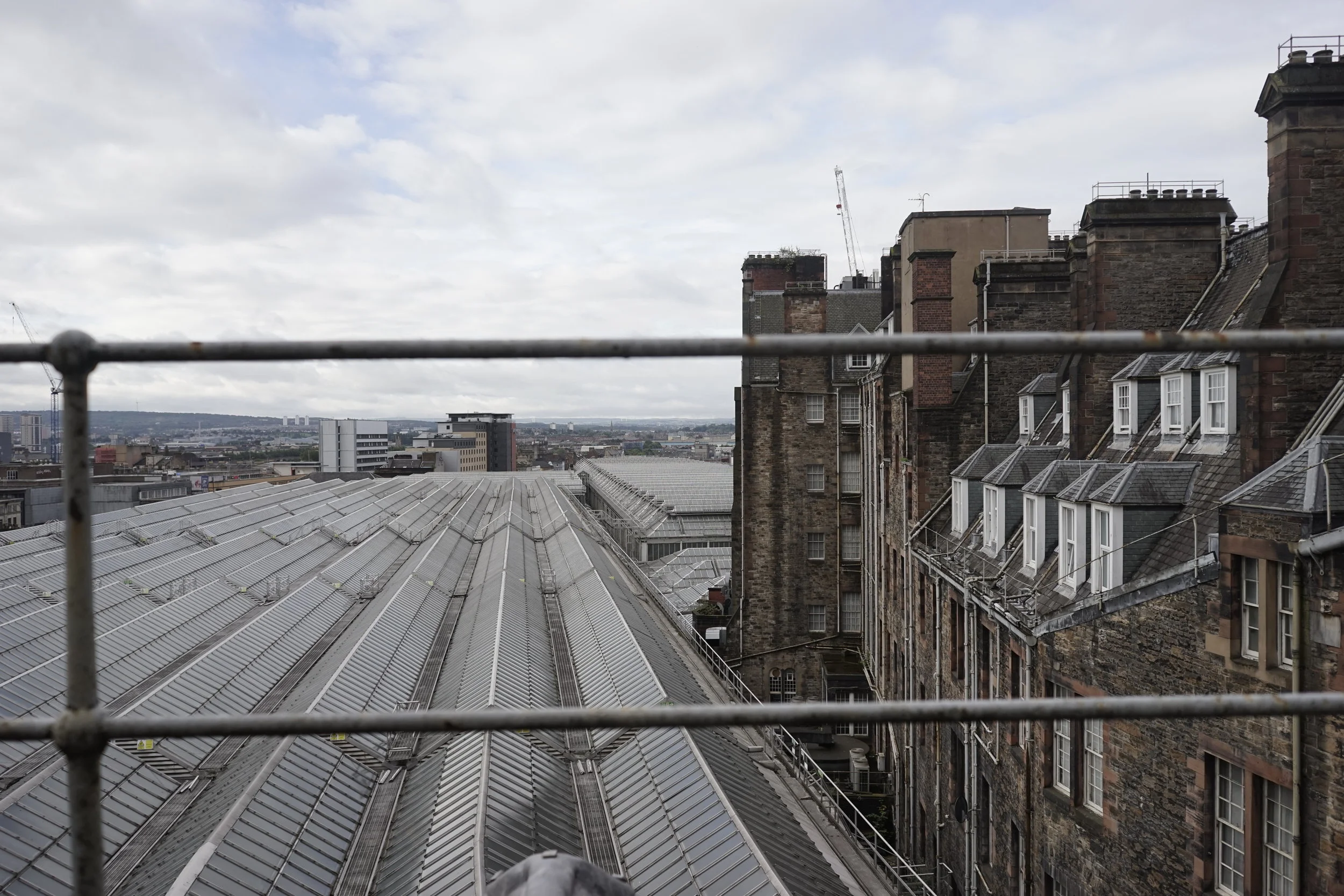 runner / grand central, glasgow