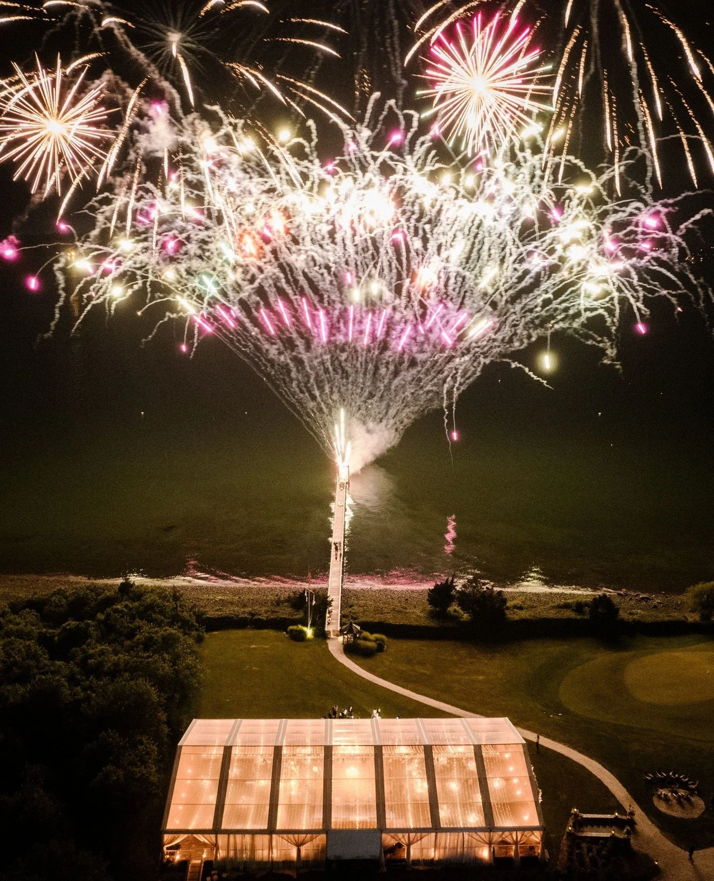 Mood board for this weekend. ⁠
⁠
Wishing everyone a safe and happy Fourth of July! 🌟⁠
⁠
planning &amp; design: @brillianteventplanning⁠
fireworks: @starfirecorporation⁠
photographer: @bravoimaging⁠
venue: @aquidneckclub⁠
tent: @peakeventservices⁠
fl
