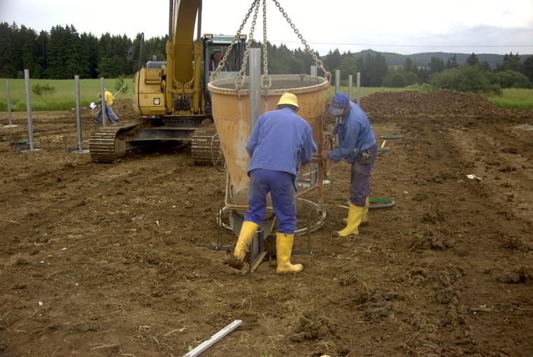 Concrete pouring using crane