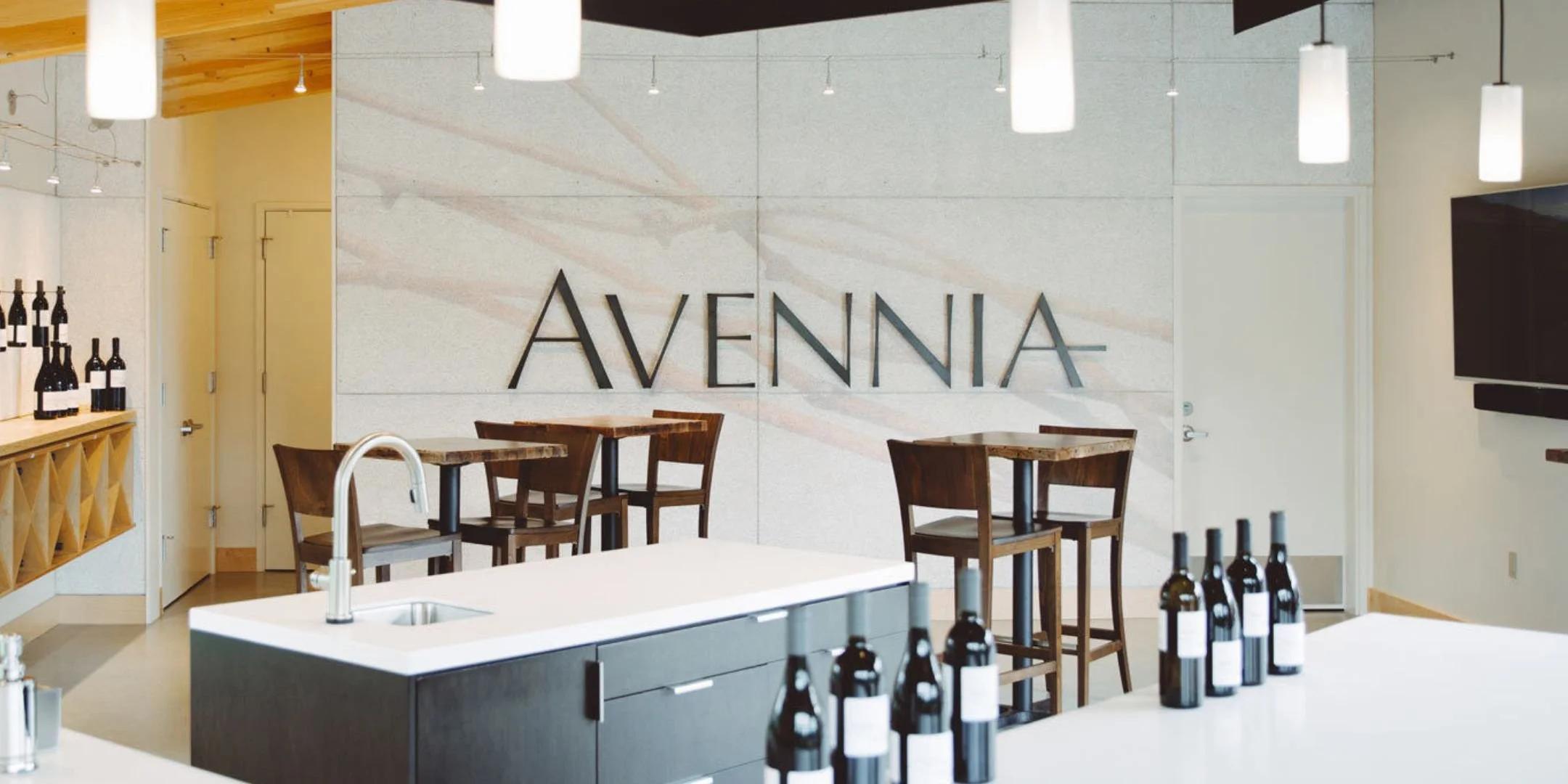 Thursday Night Wine Tasting | Avennia