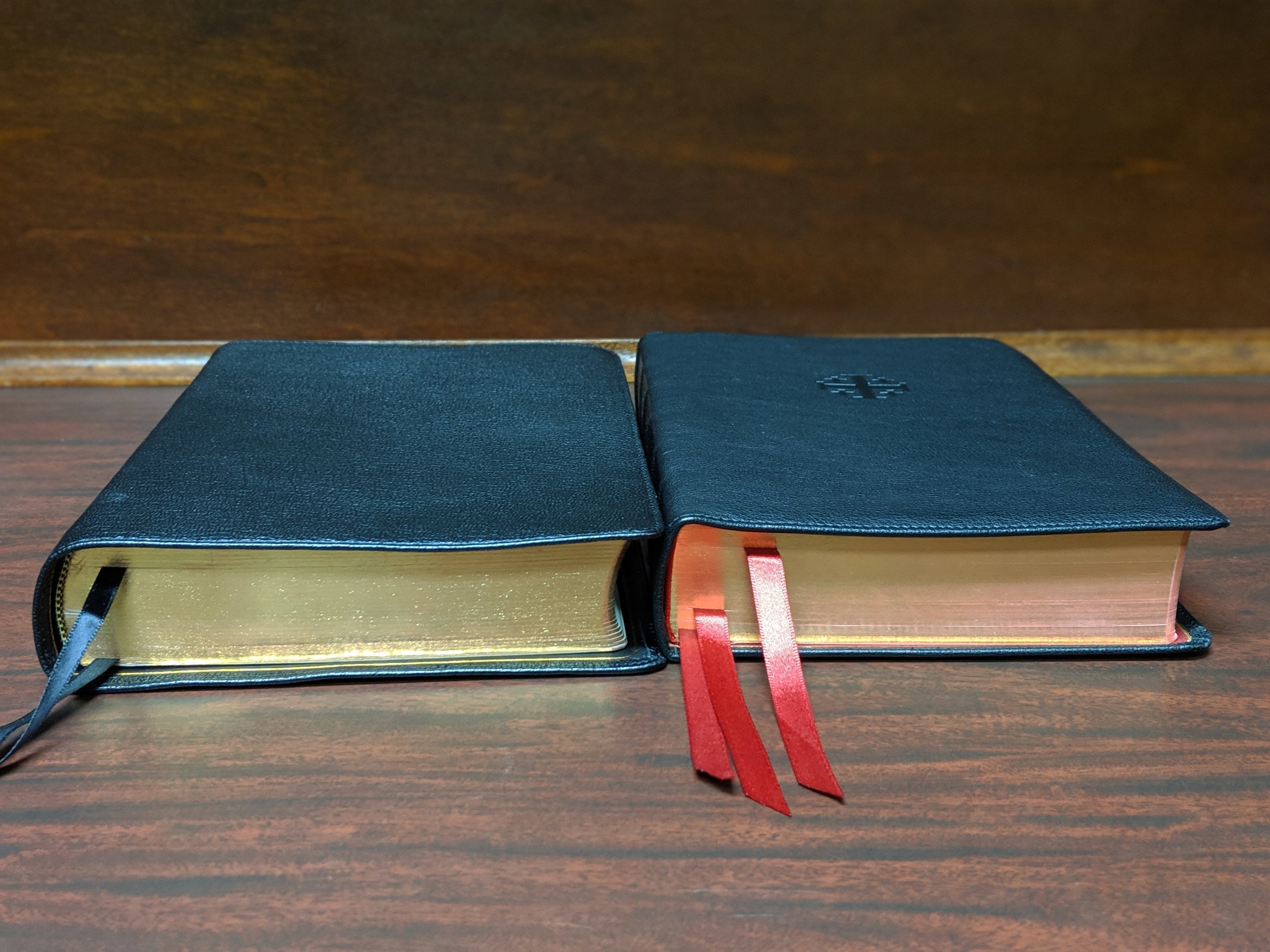  Side by side - ESV Preaching Bible (left); Credo Quentel (right) 