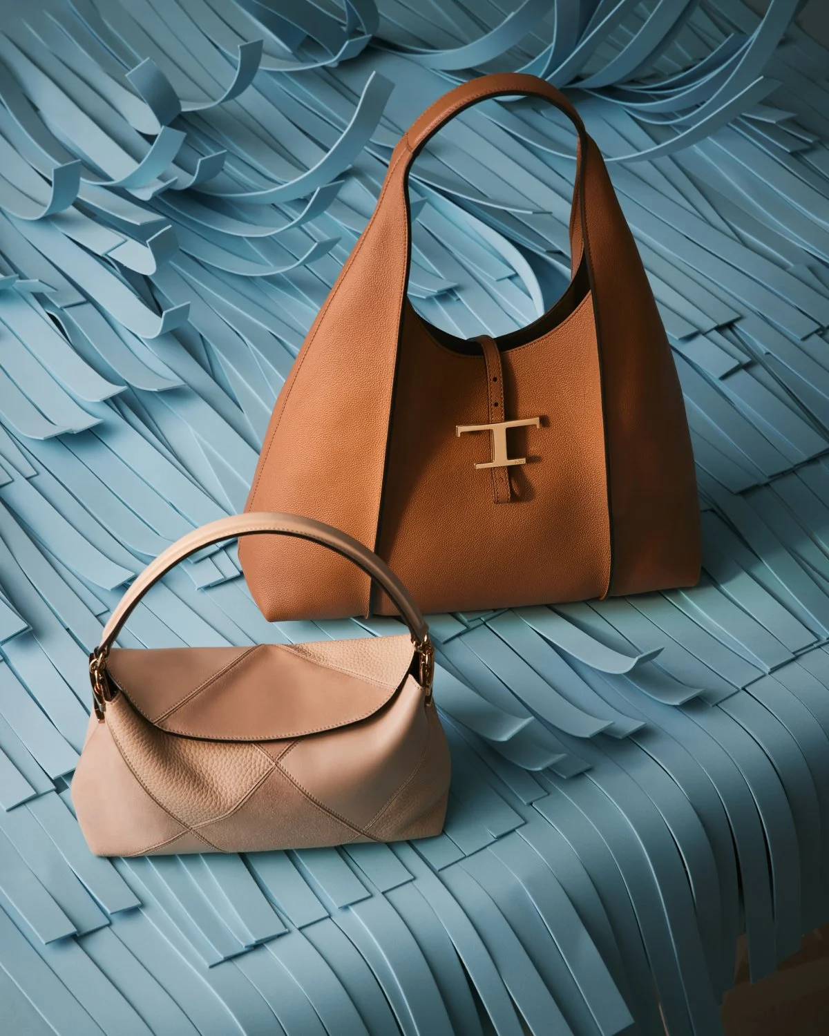 04-007_Winter Women’s Must-Have Accessories_socialcrop08.jpg