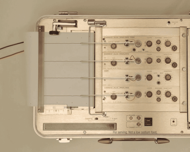Polygraph_01d2.gif