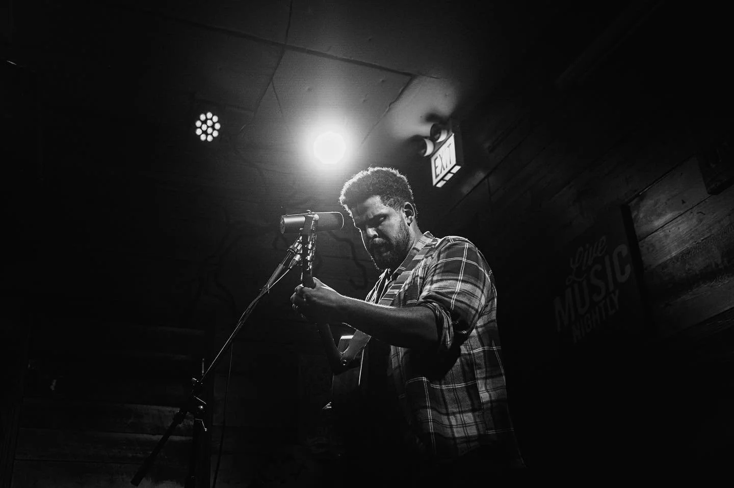 LIVE MUSIC WITH JON HAYES THURSDAY 6 - 9 PM