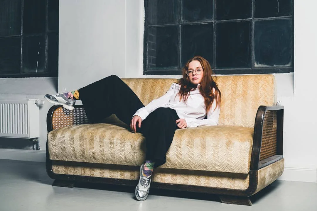 “No, I don’t think I will kiss you, although you need kissing, badly. That’s what’s wrong with you. You should be kissed and often, and by someone who knows how.” - R. Butler
.
Model: @model_widget - thank you so much!
.
.
#model #female #redhead #glasses #toughcookie #sexy #strong #beauty #adobe #lightroom #nikon #d850 #gonewiththewind #💪🏼 #🔥 #🙏🏻 #💃 #😍 (at Berlin, Germany)