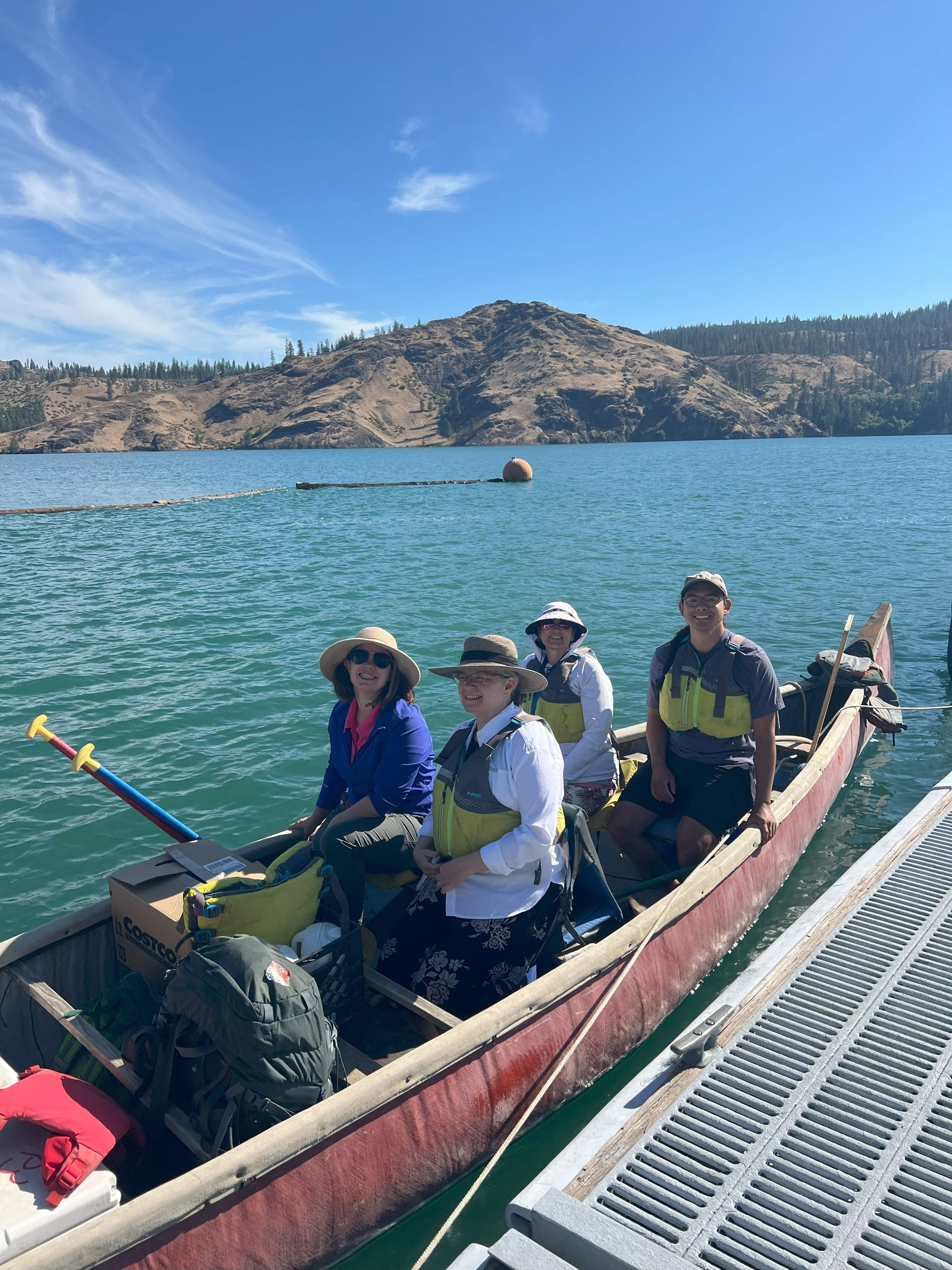 Loading the canoes at Porcupine Bay