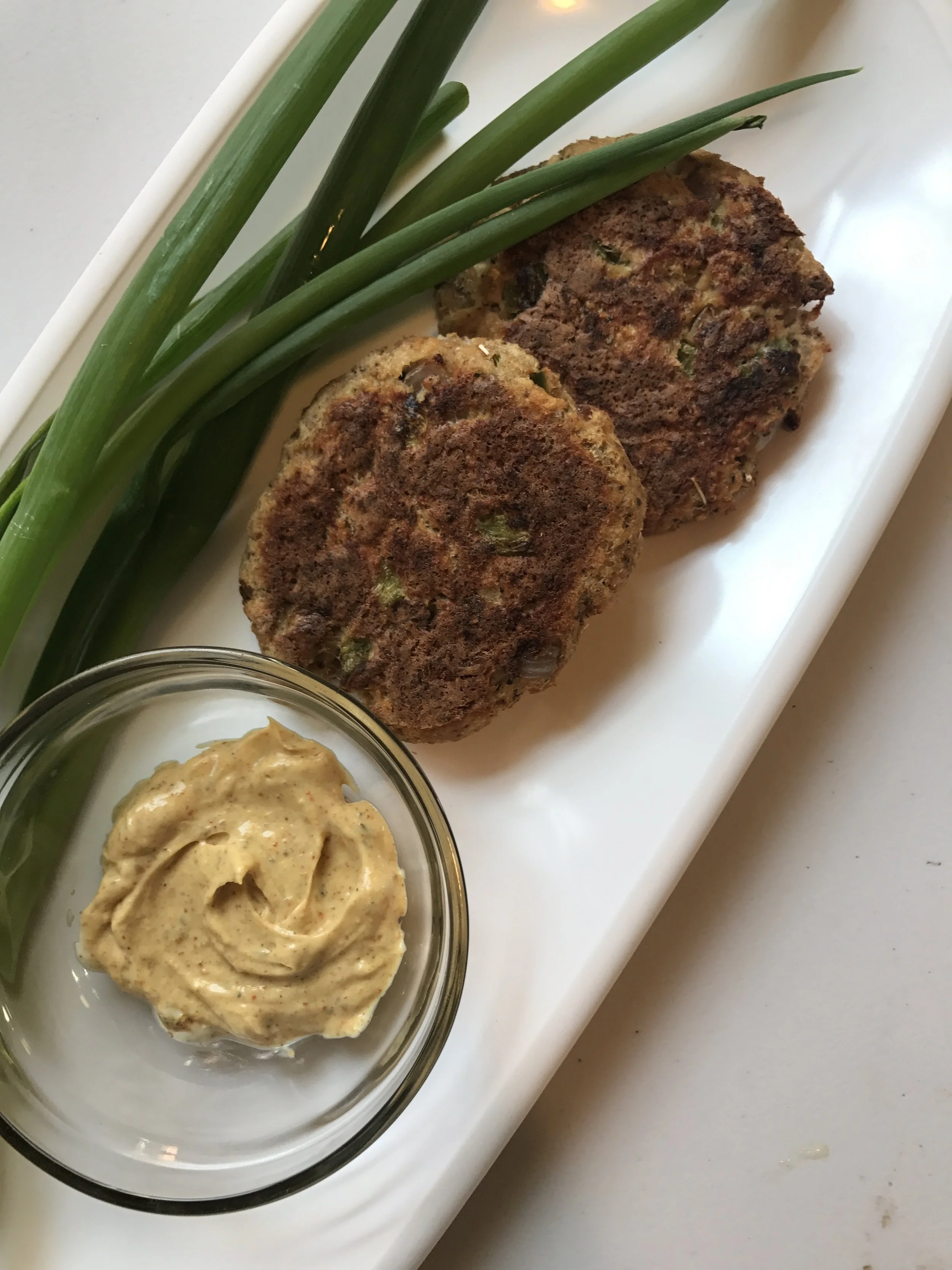 Zesty Salmon Cakes with Old Bay Remoulade Sauce