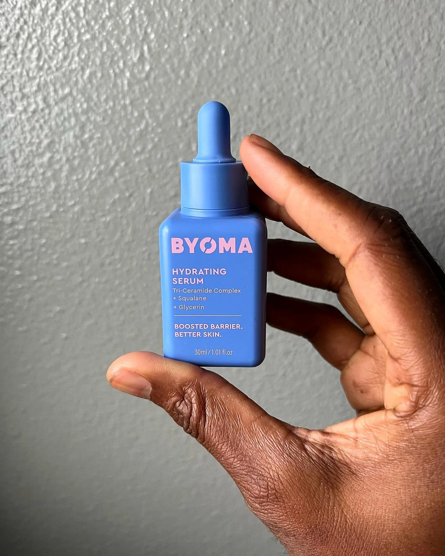 💦my skin loves hydrating products so I gave the @byoma hydrating serum a whirl. 10 out of 10 highly recommend for skin feel, ingredients and a bonus for the slay of this packaging design😅