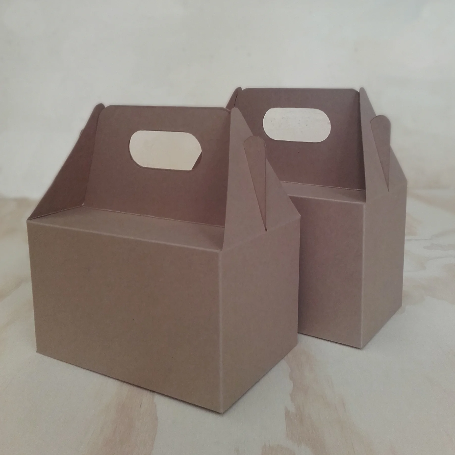 Carry-handle cartons 