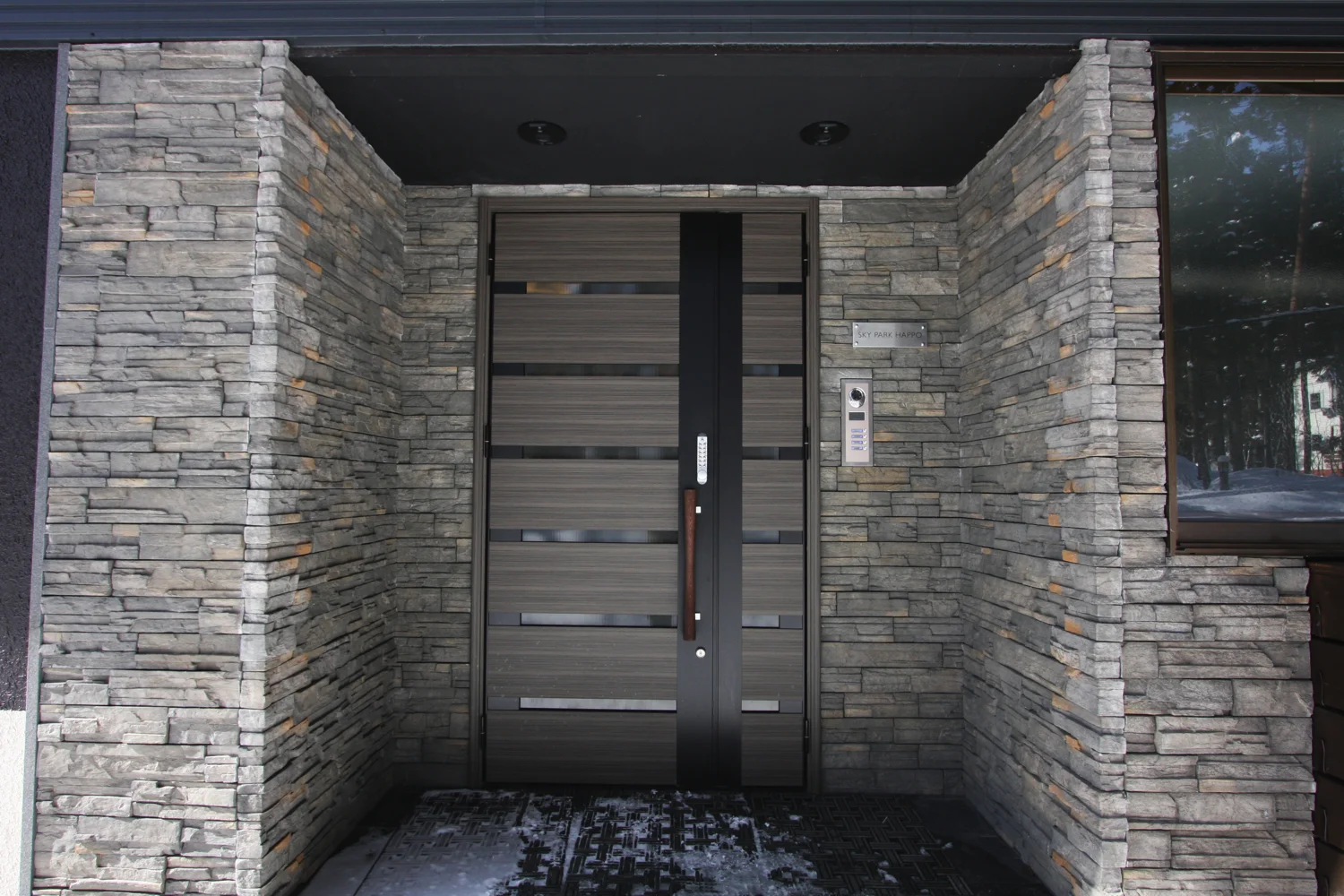 sky-park-happo-05-apt-exterior.jpg